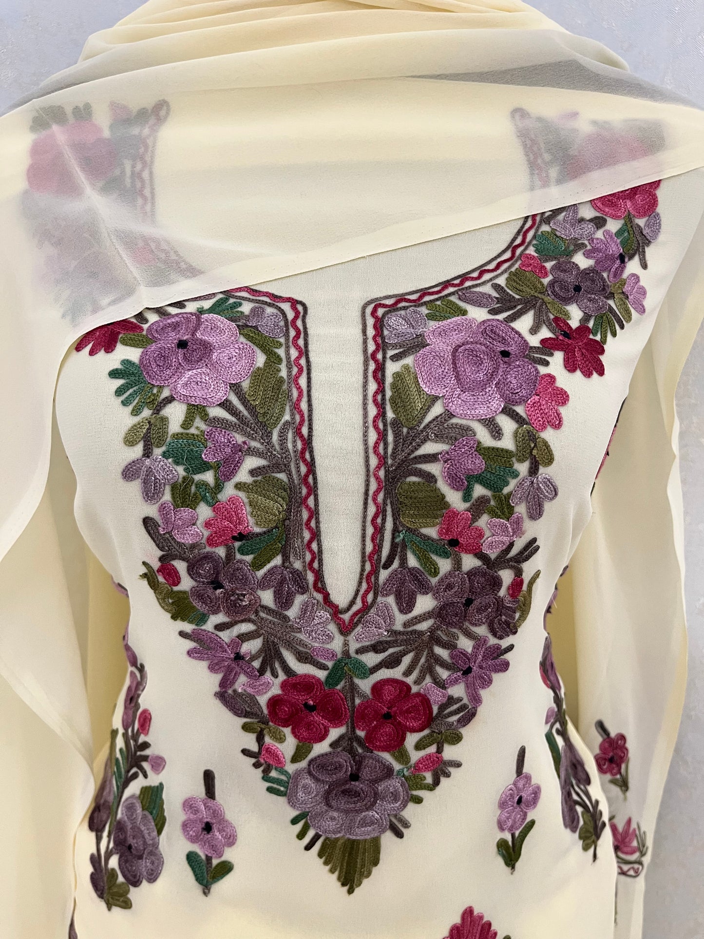 Cream Georgette 3 Pc Kashmiri Suit