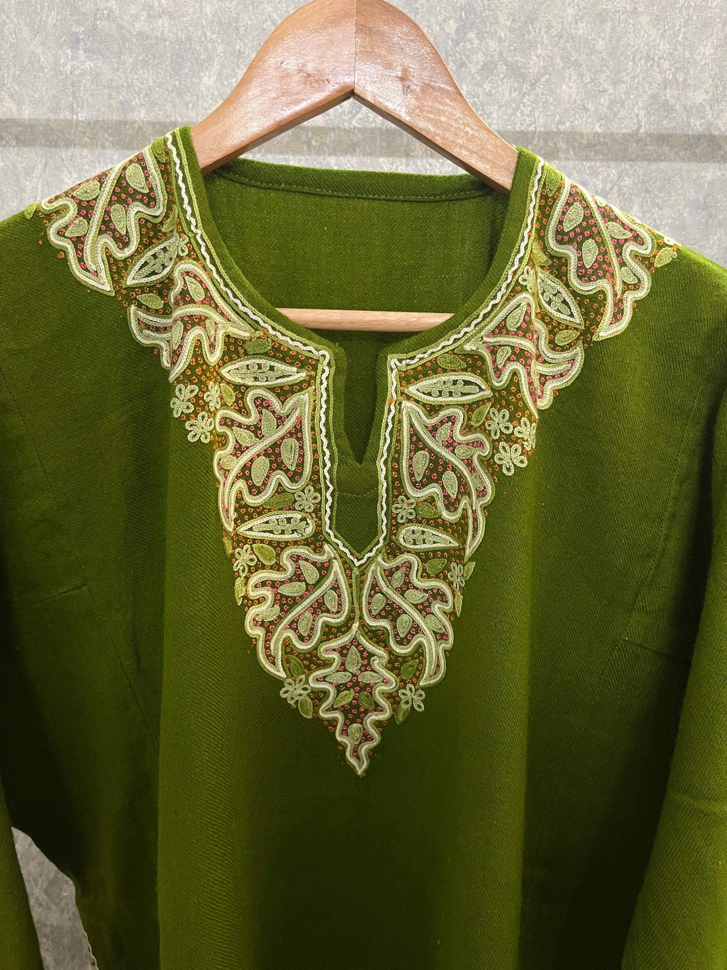 Green Aari and Sozni Hand Embroidered Pure Wool Pheran