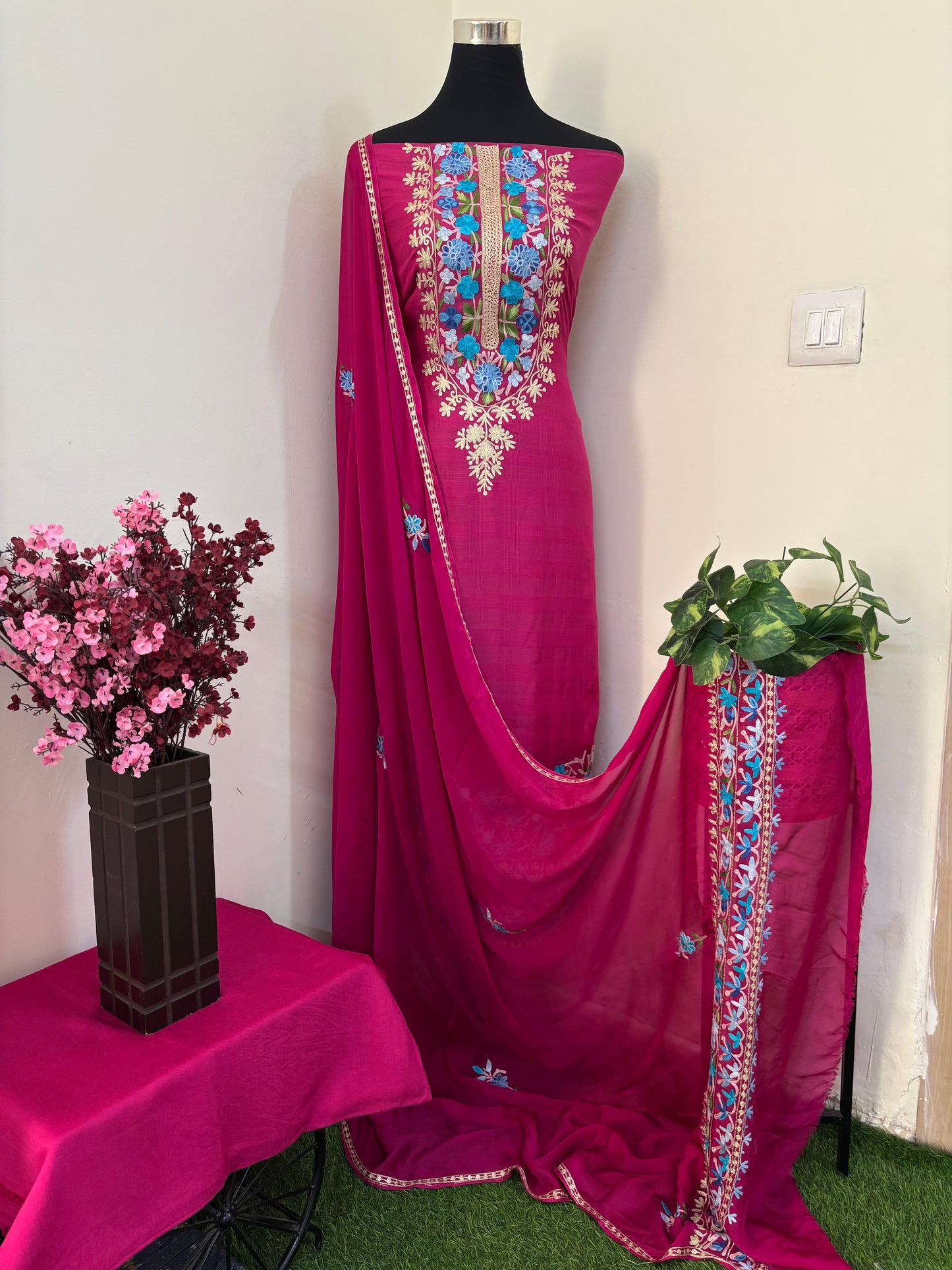 Kalaa’ Hot Pink Cotton Kashmiri Suit