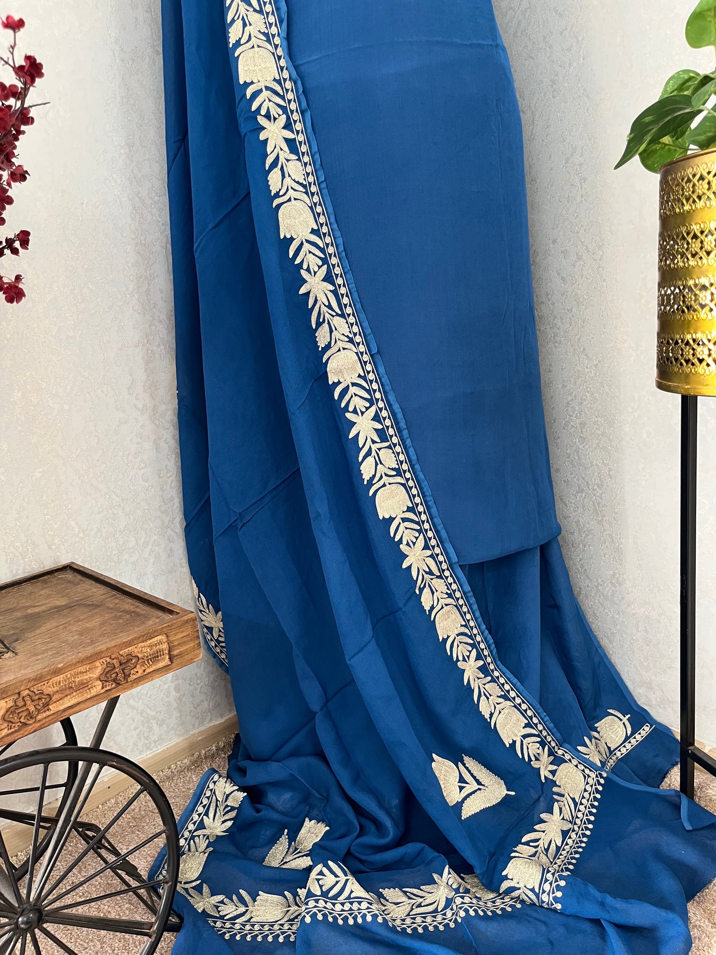 Blue Kalaa’ Crape Kashmiri Suit (Aari Sleeves)