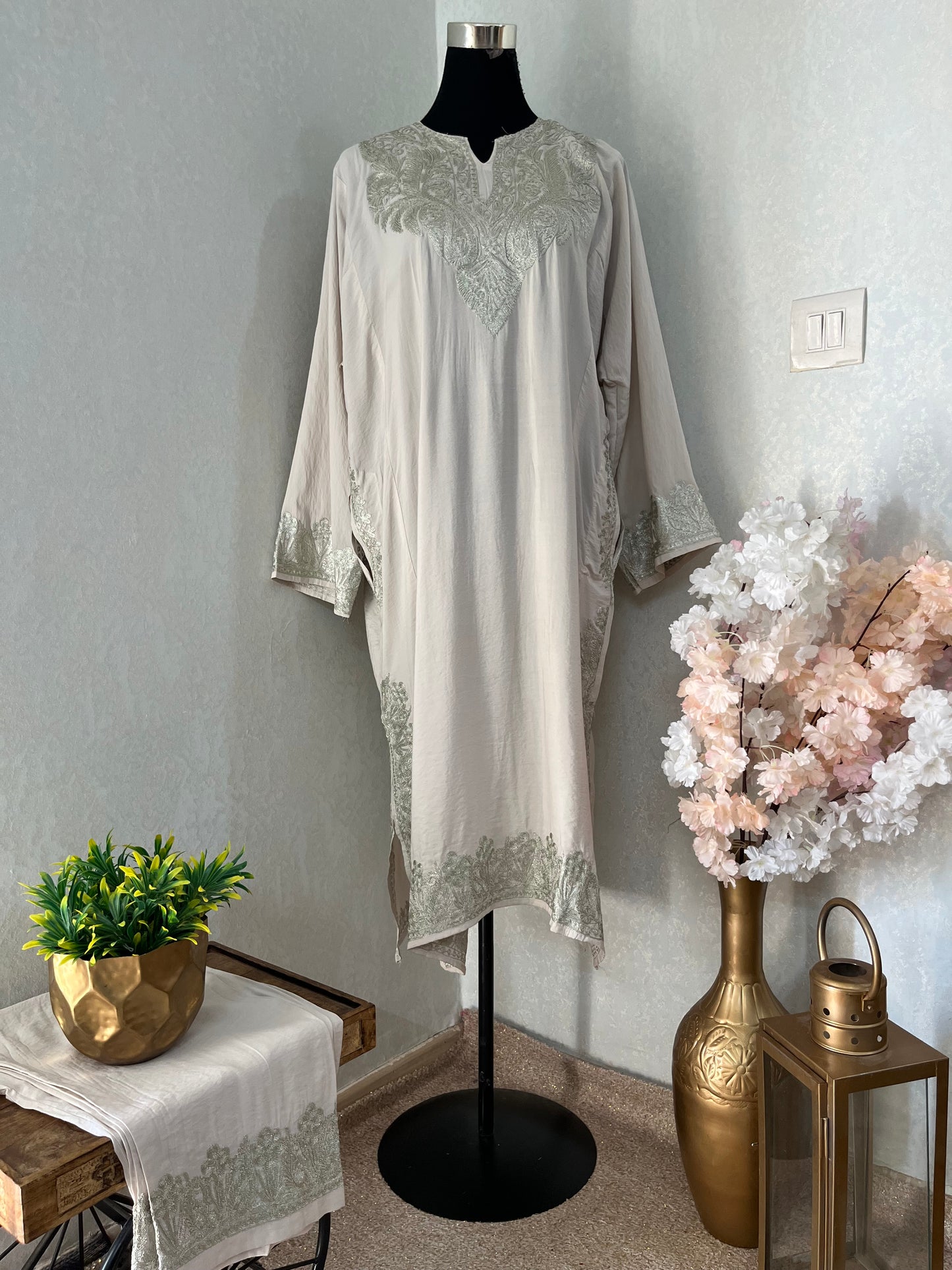 Ivory Cotton Kashmiri Pheran Set (46)