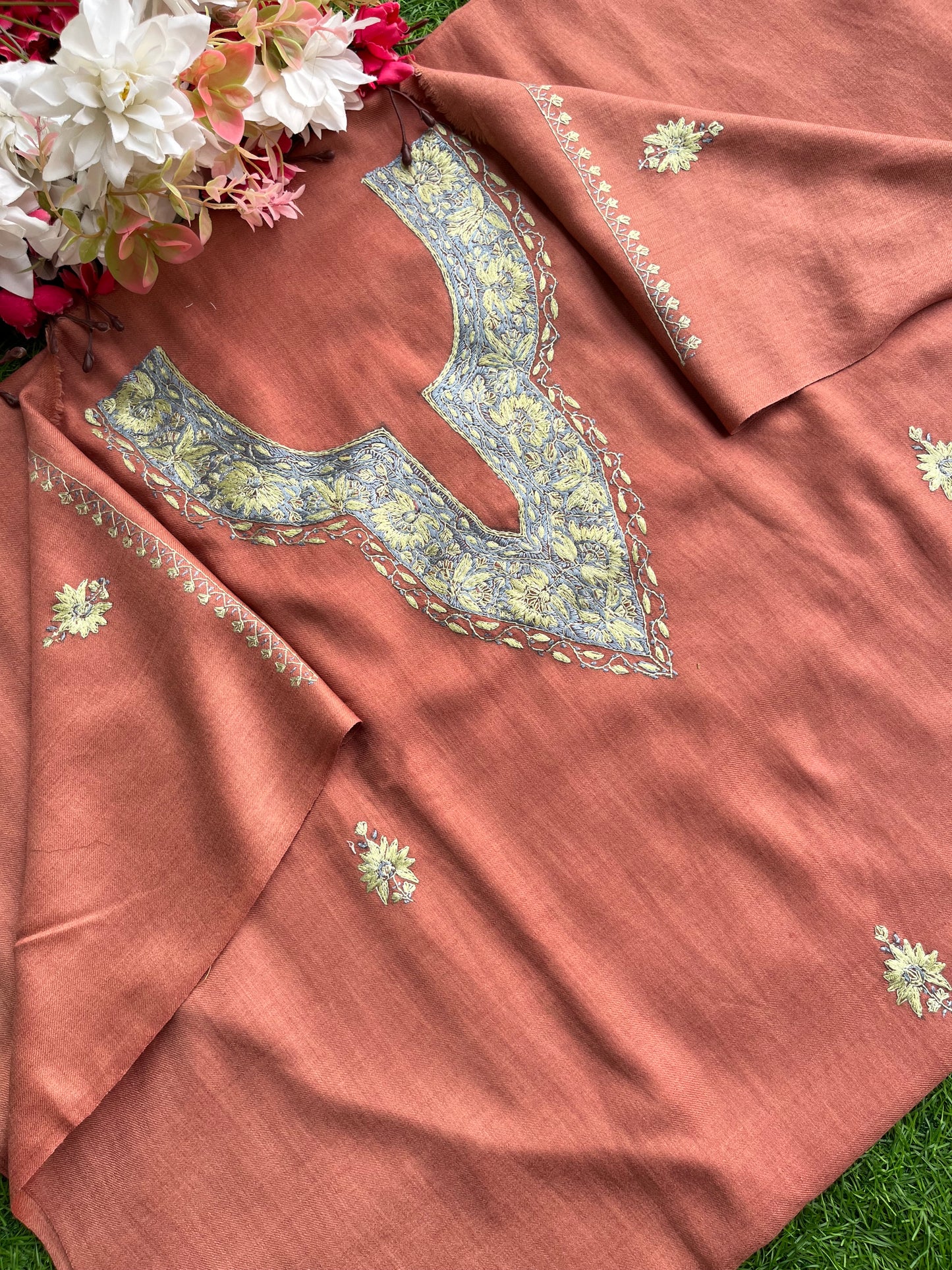 Peach Fine Wool Sozni Embroidered 3pc Suit Stole