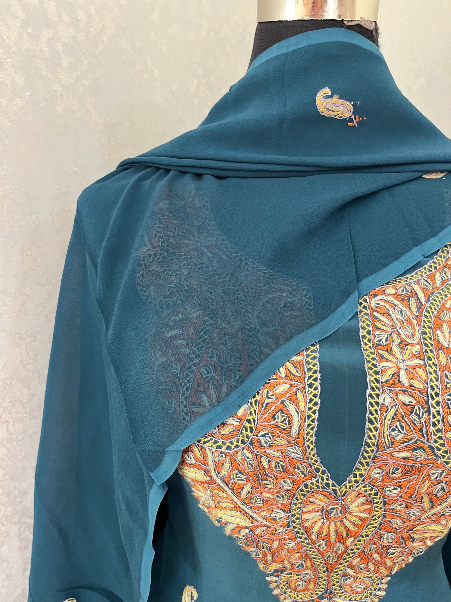 Blue Kalaa’ Crape Sozni Kashmiri Suit