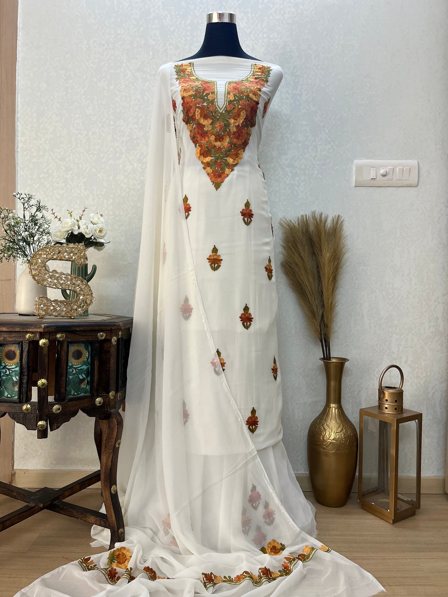Off White Georgette 3 Pc Kashmiri Suit