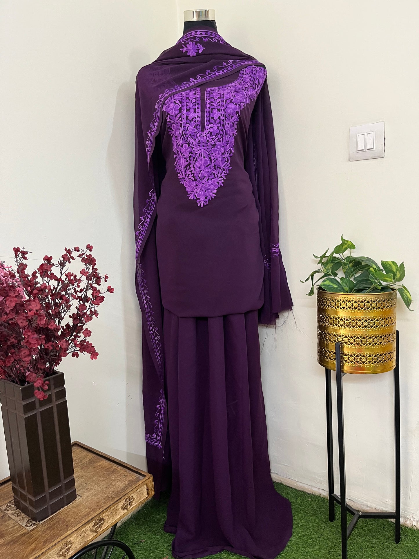 Coke Georgette 3 Pc Aari Embroidered Suit Set