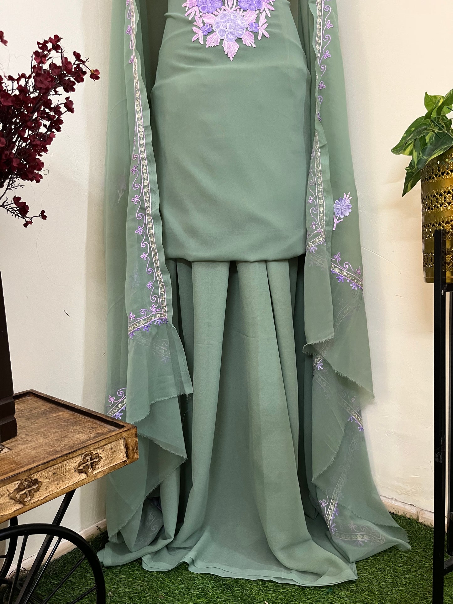 Green Georgette 3 Pc Aari Embroidered Suit Set