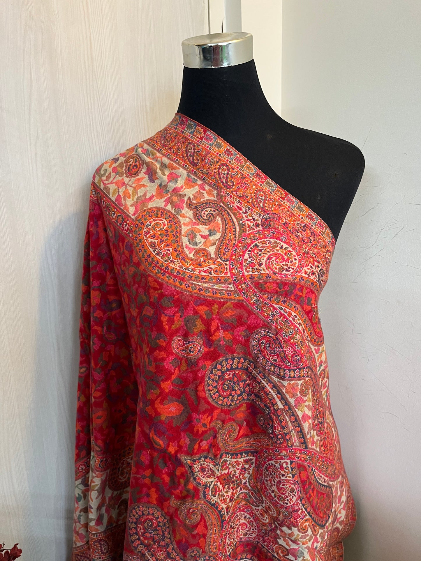 Kani Fine Semi Pashmina stole