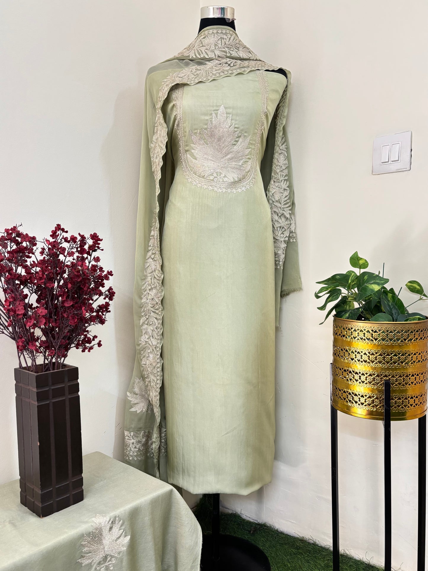 Sanam’ Tilla Kashmiri Silk Suit