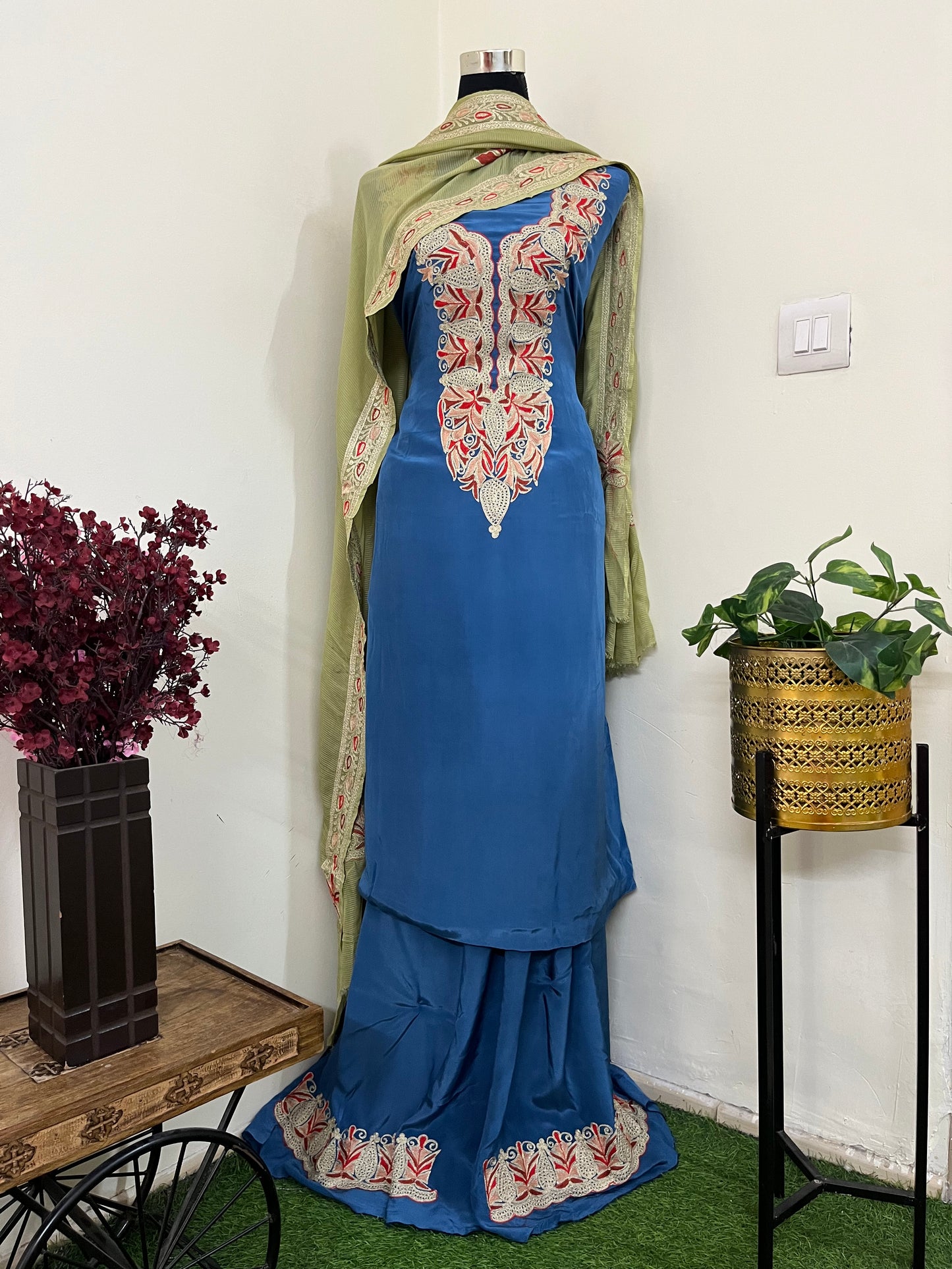 Kalaa’ Electric Blue Crape Kashmiri Suit