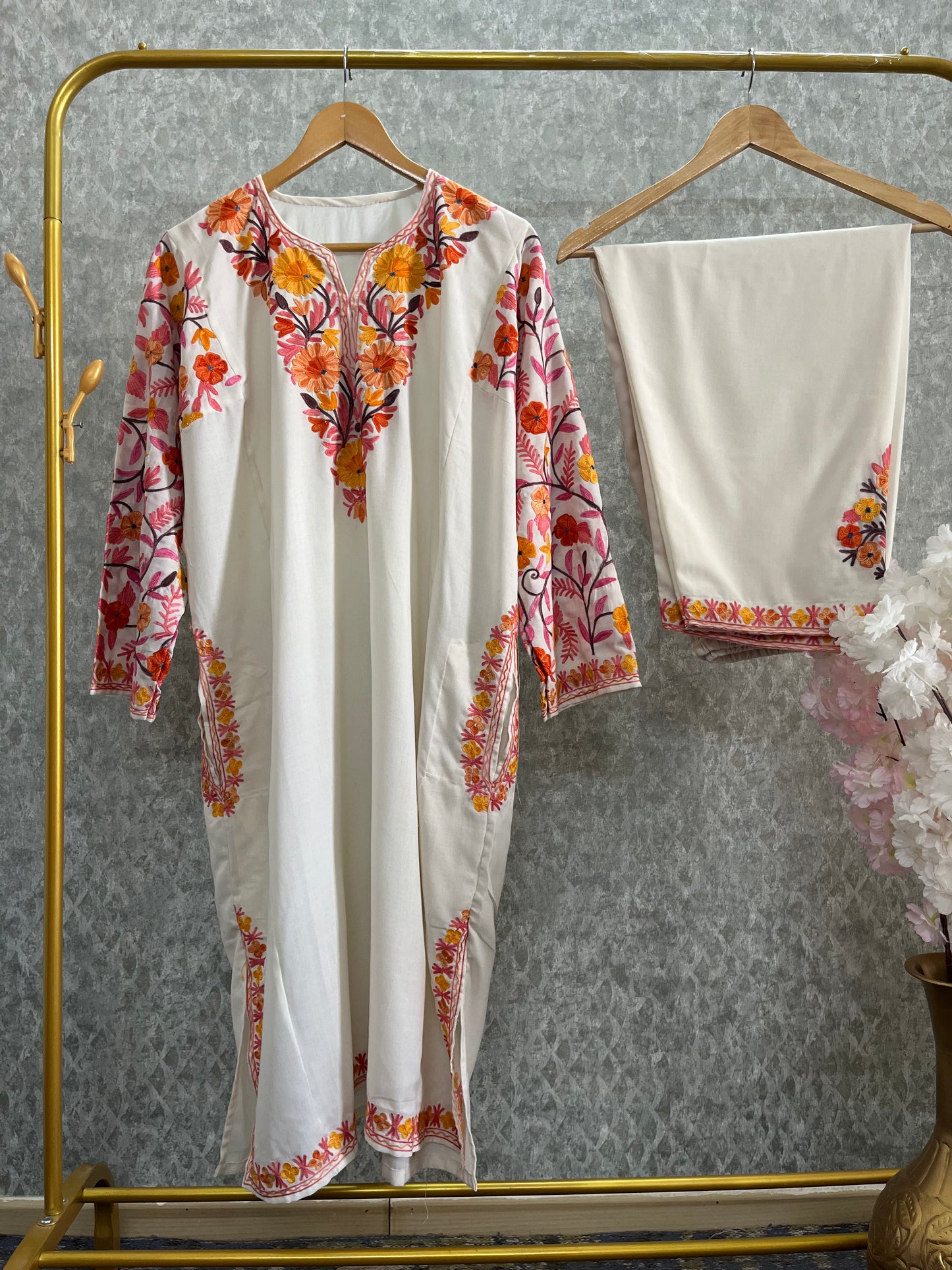 Off White Cotton Arm Jaal Pheran Set