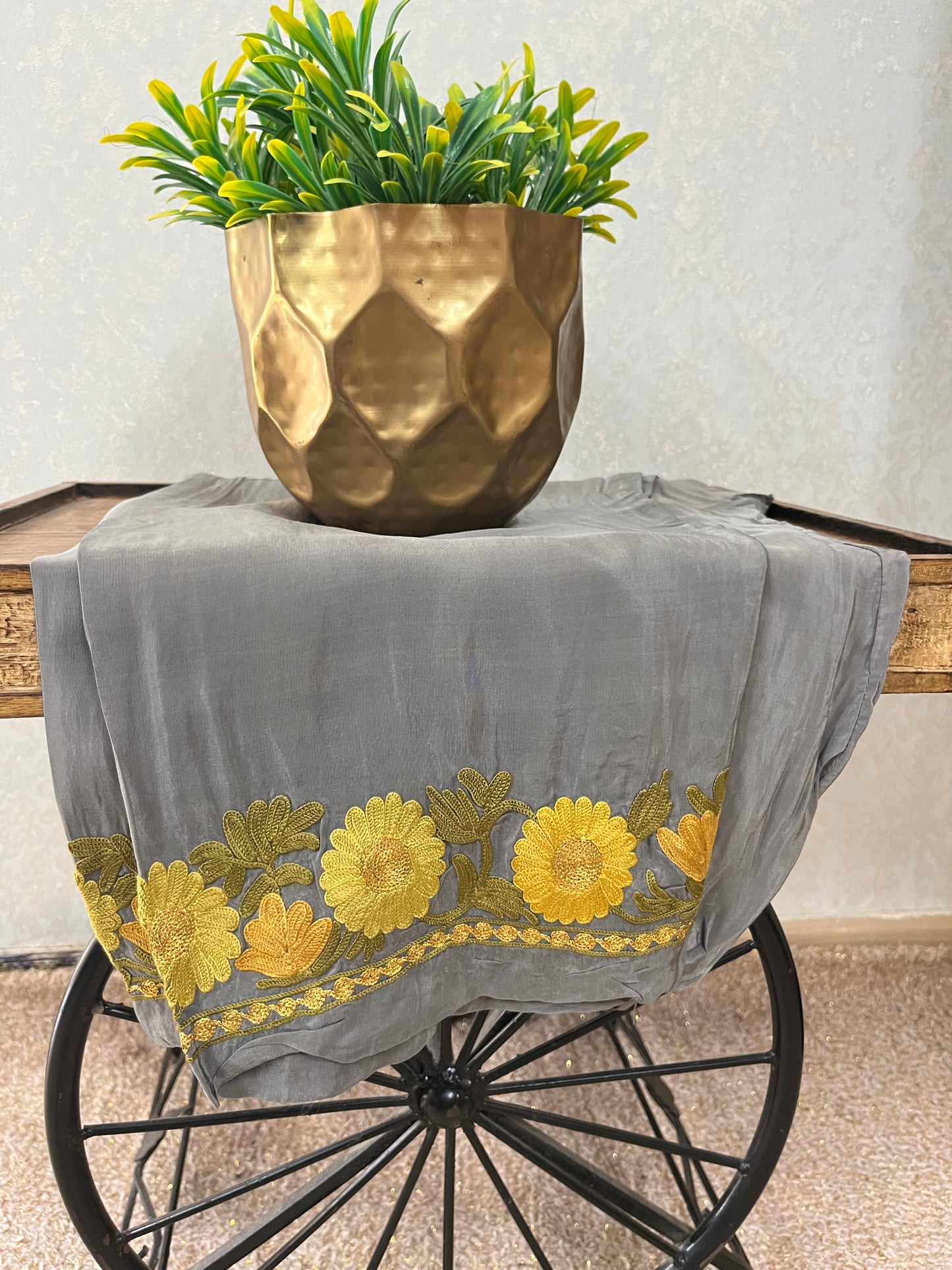 Grey Stitched Crape Pheran Set with dupatta (44)