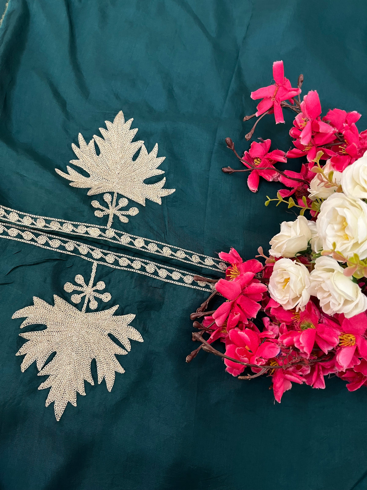 Green Sanam’ Tilla Kashmiri Silk Suit