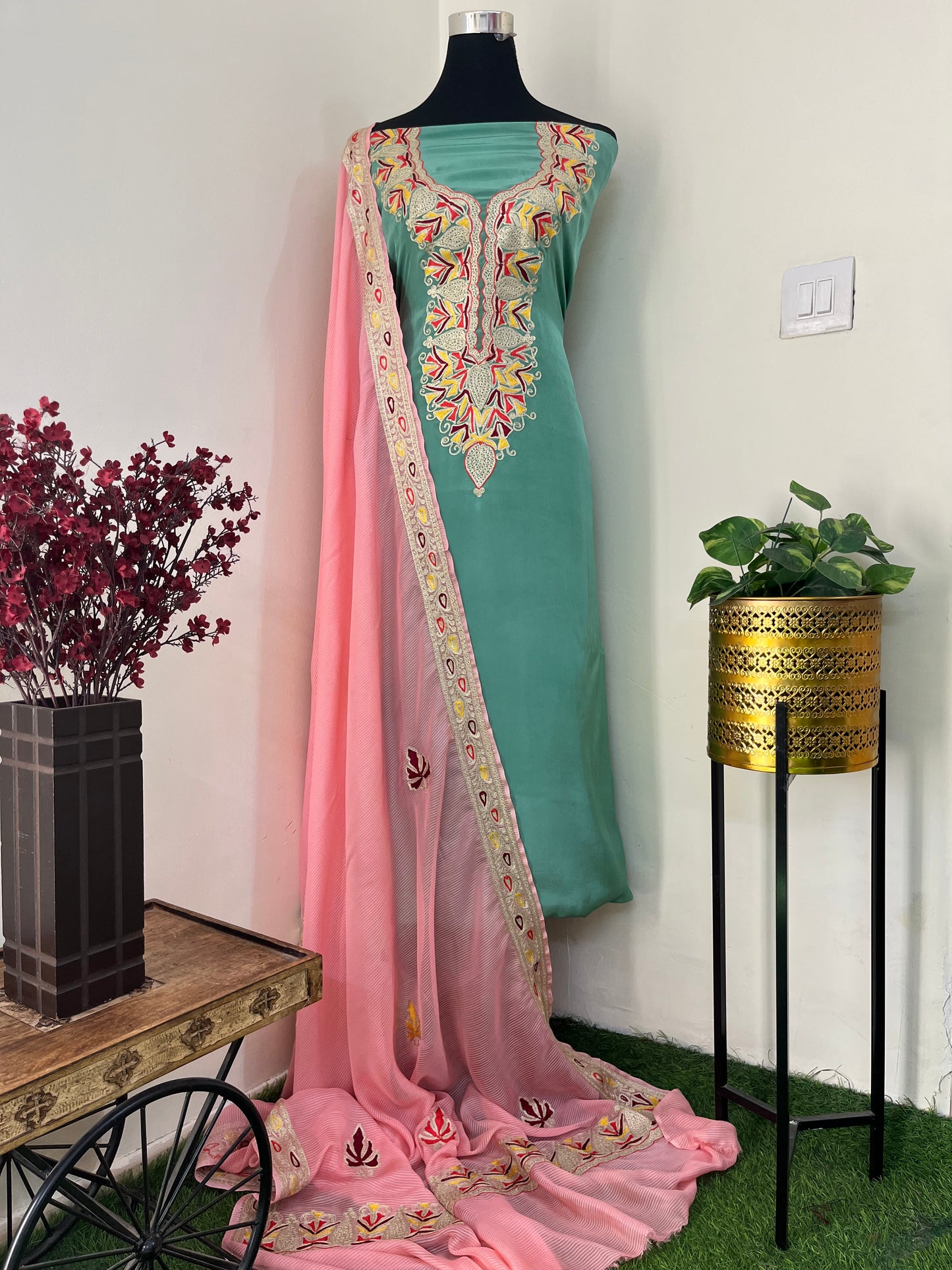 Kalaa’ Green Crape Kashmiri Suit
