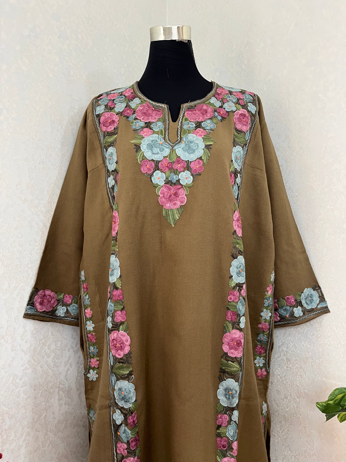 Beige Aari Embroidered Wool Pheran