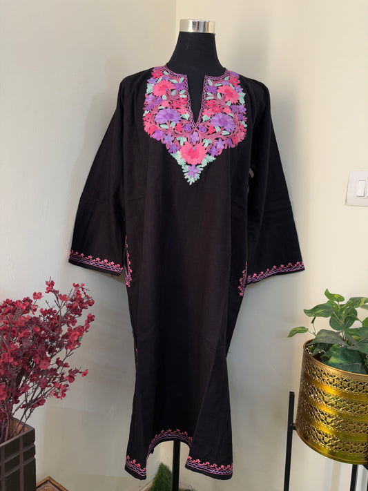 Black Aari Embroidered Wool Pheran