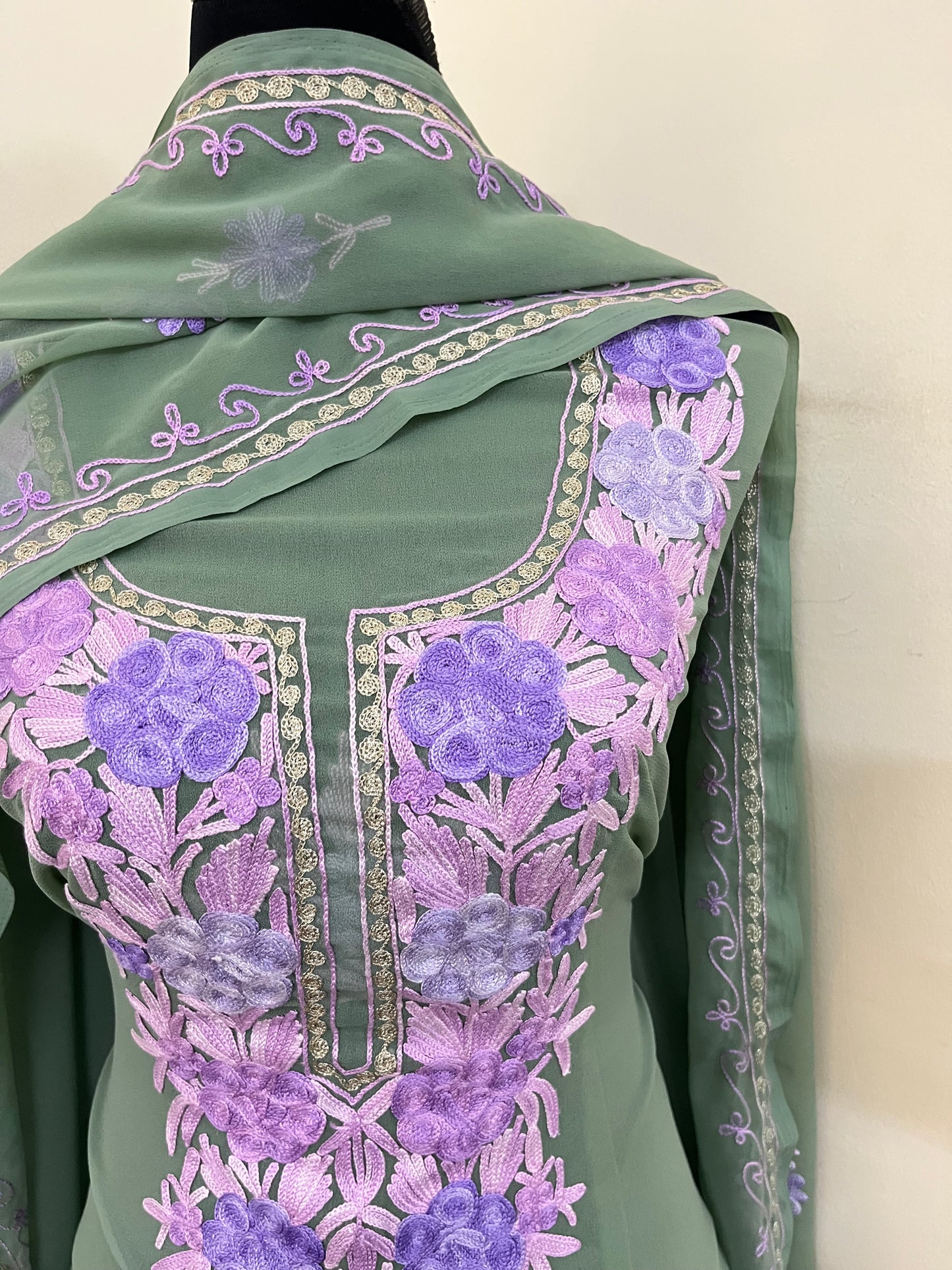 Green Georgette 3 Pc Aari Embroidered Suit Set