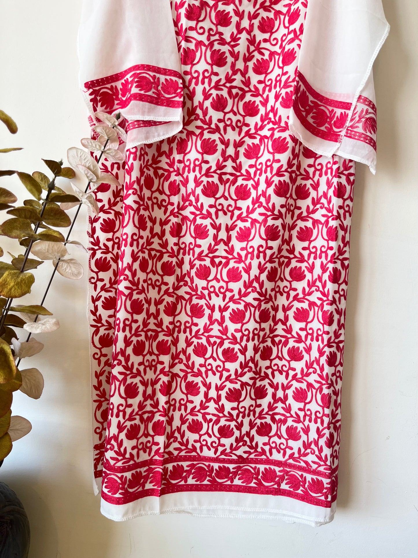 Georgette Off White ( Hot Pink )  Jaal Work Aari Embroidered Semistitched Kurta Material