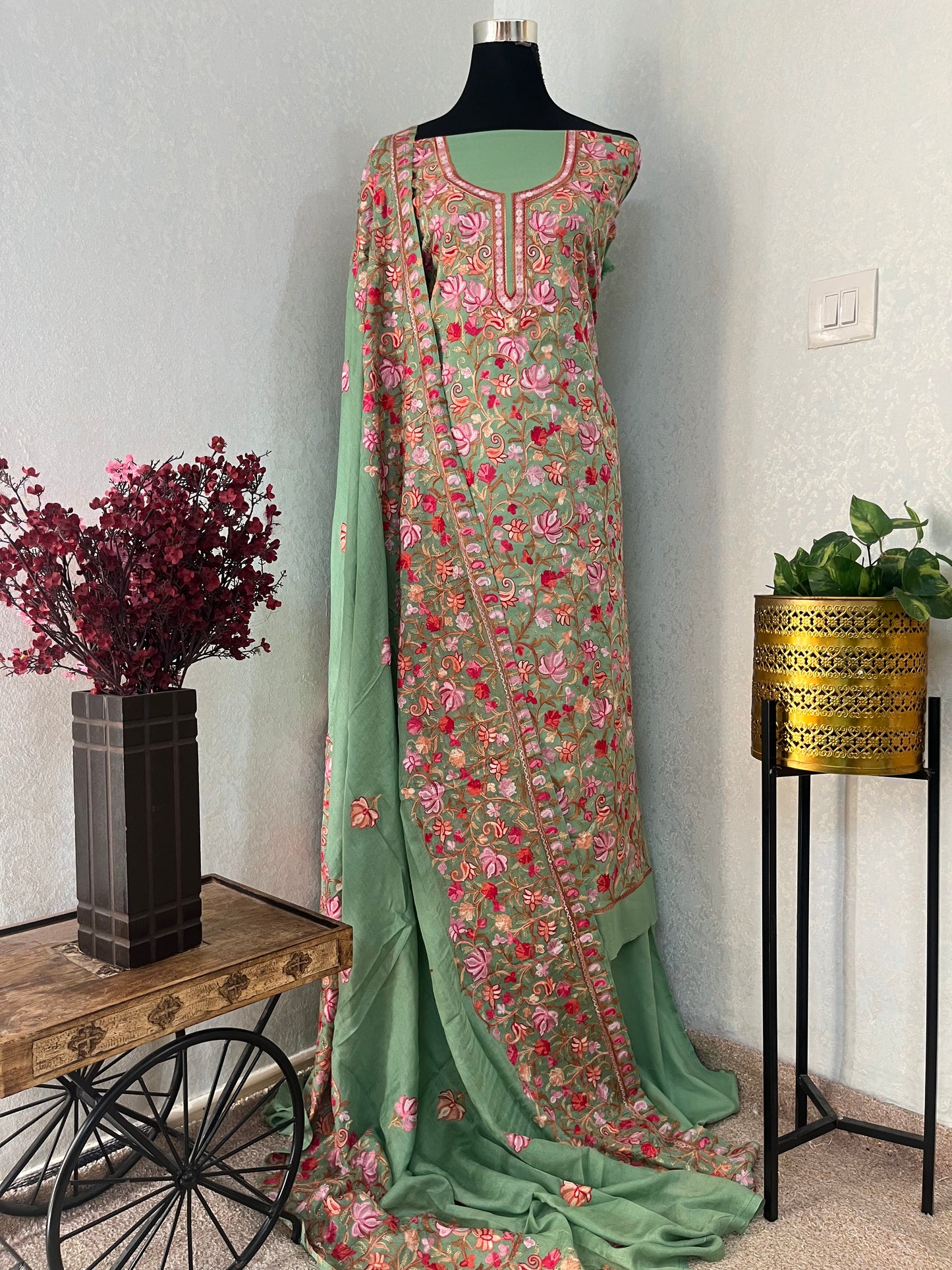 Pastel Green Cotton Kashmiri Suit
