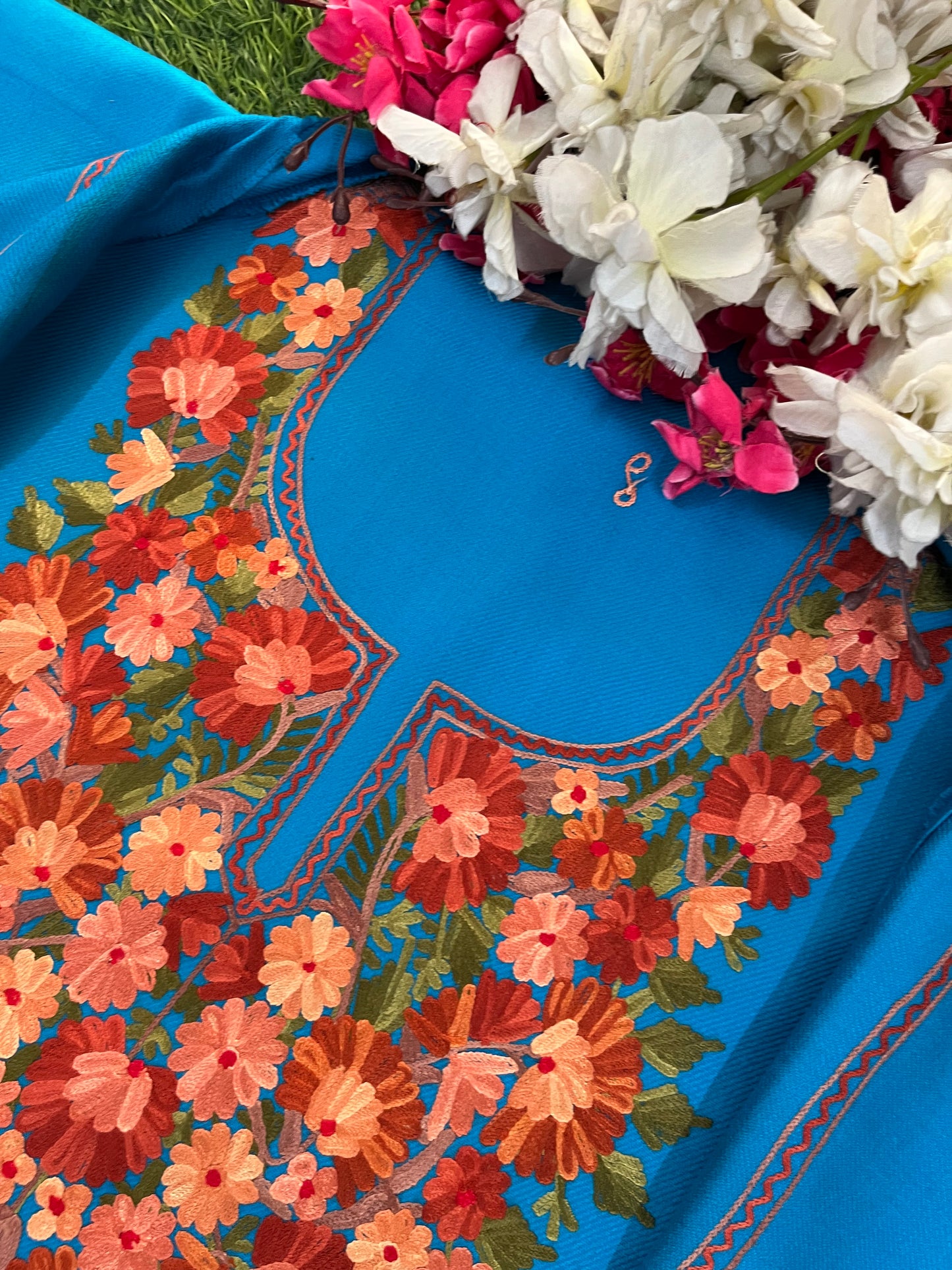 Firozi Woollen Aari Embroidered 2pc suit 5mtr