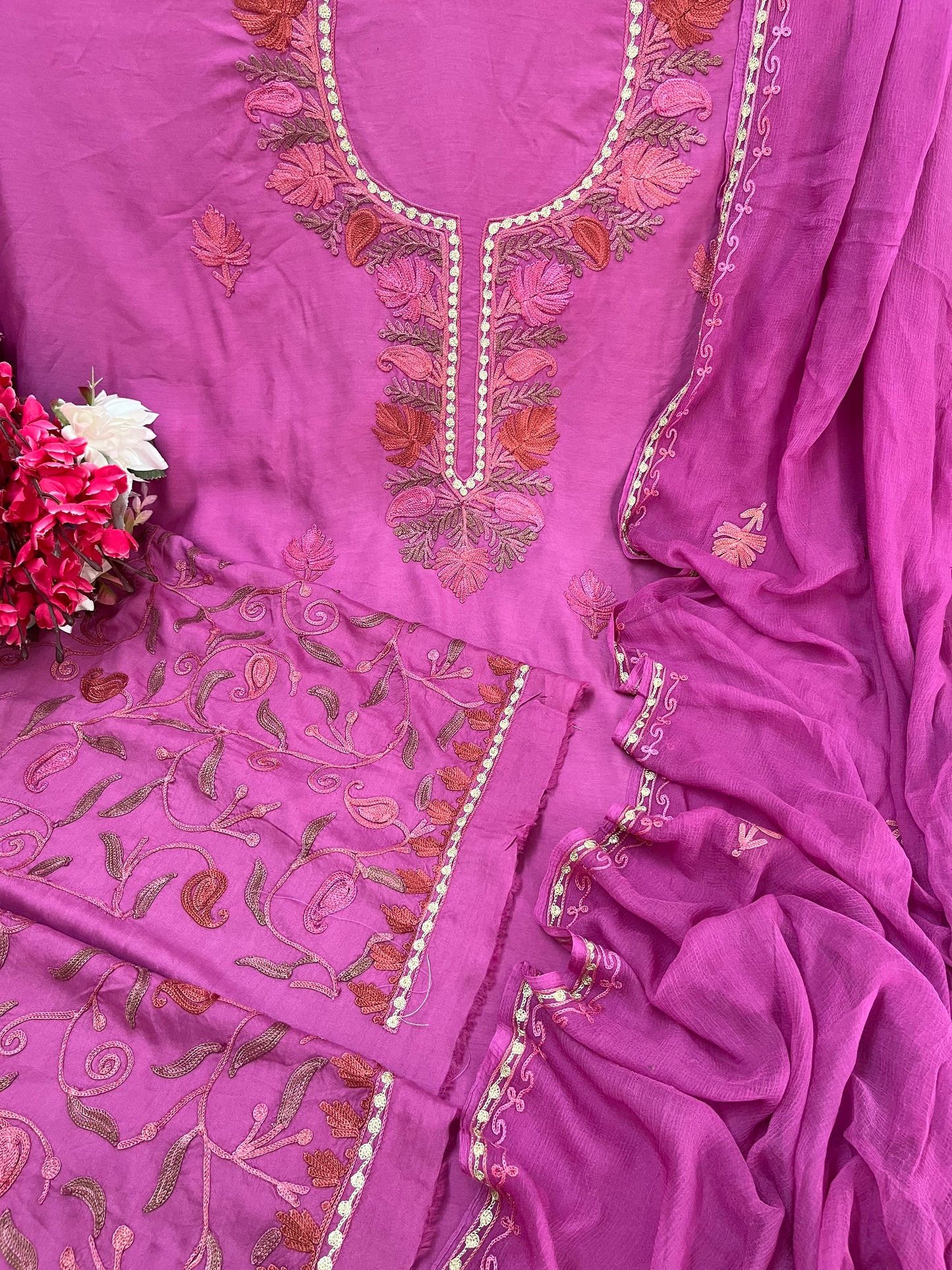 Dull Pink Muslin Cotton Jaal Sleeves Kashmiri 3pc Suit