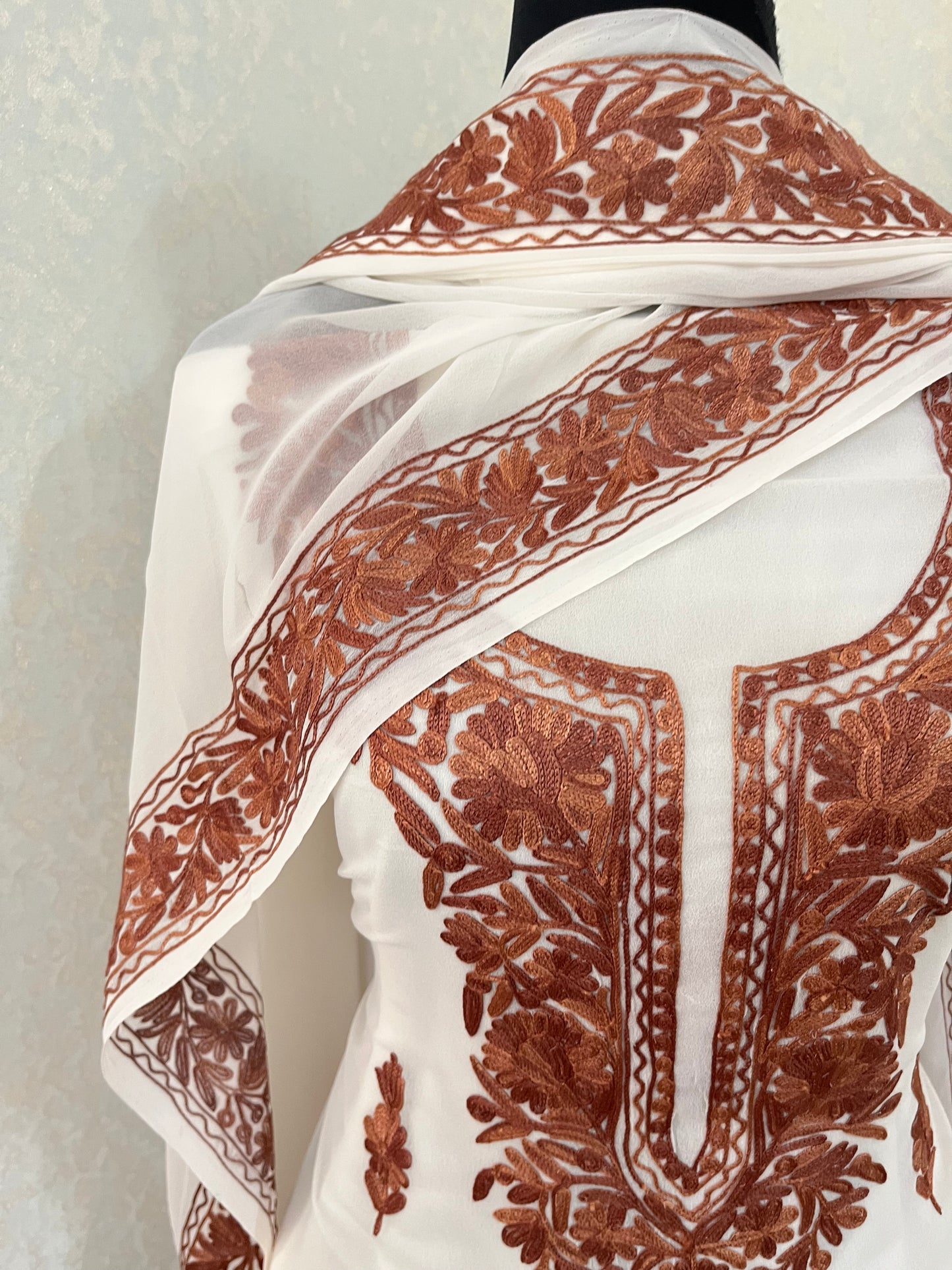 Off white  Georgette 3pc Kashmiri Suit