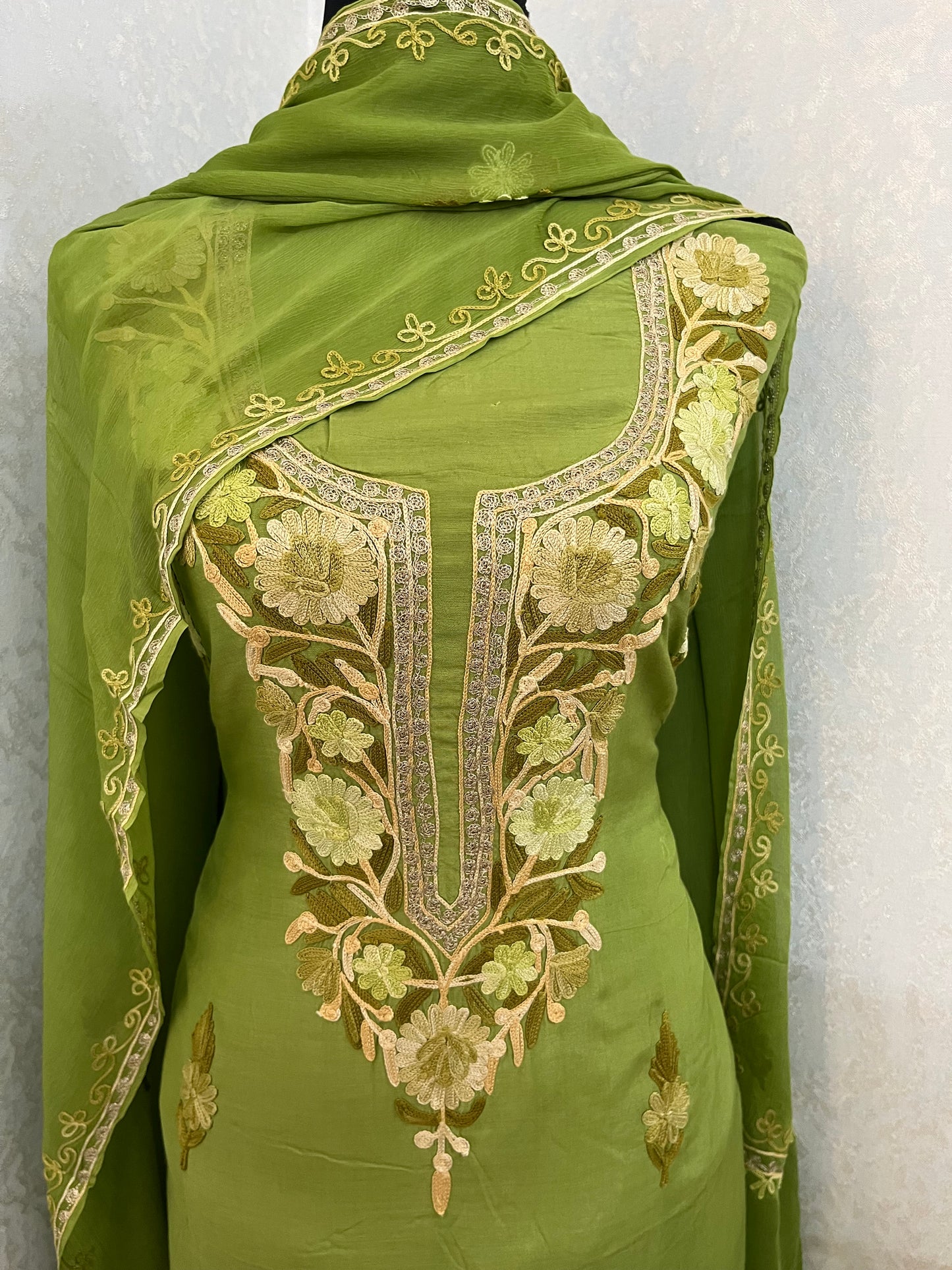 Pastel Green Muslin Cotton Jaal Sleeves Kashmiri 3pc Suit