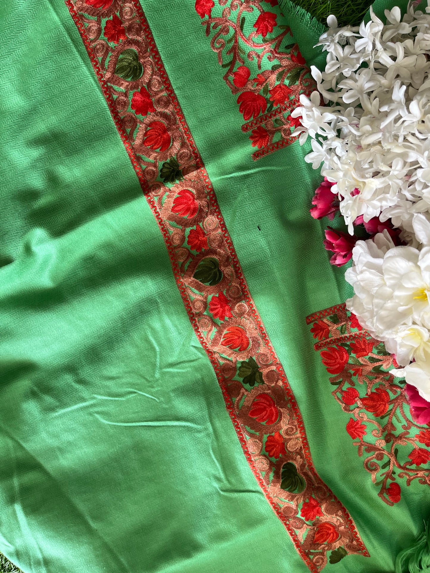 Pea Green Chinar Woollen Aari Embroidered 3pc Suit Stole