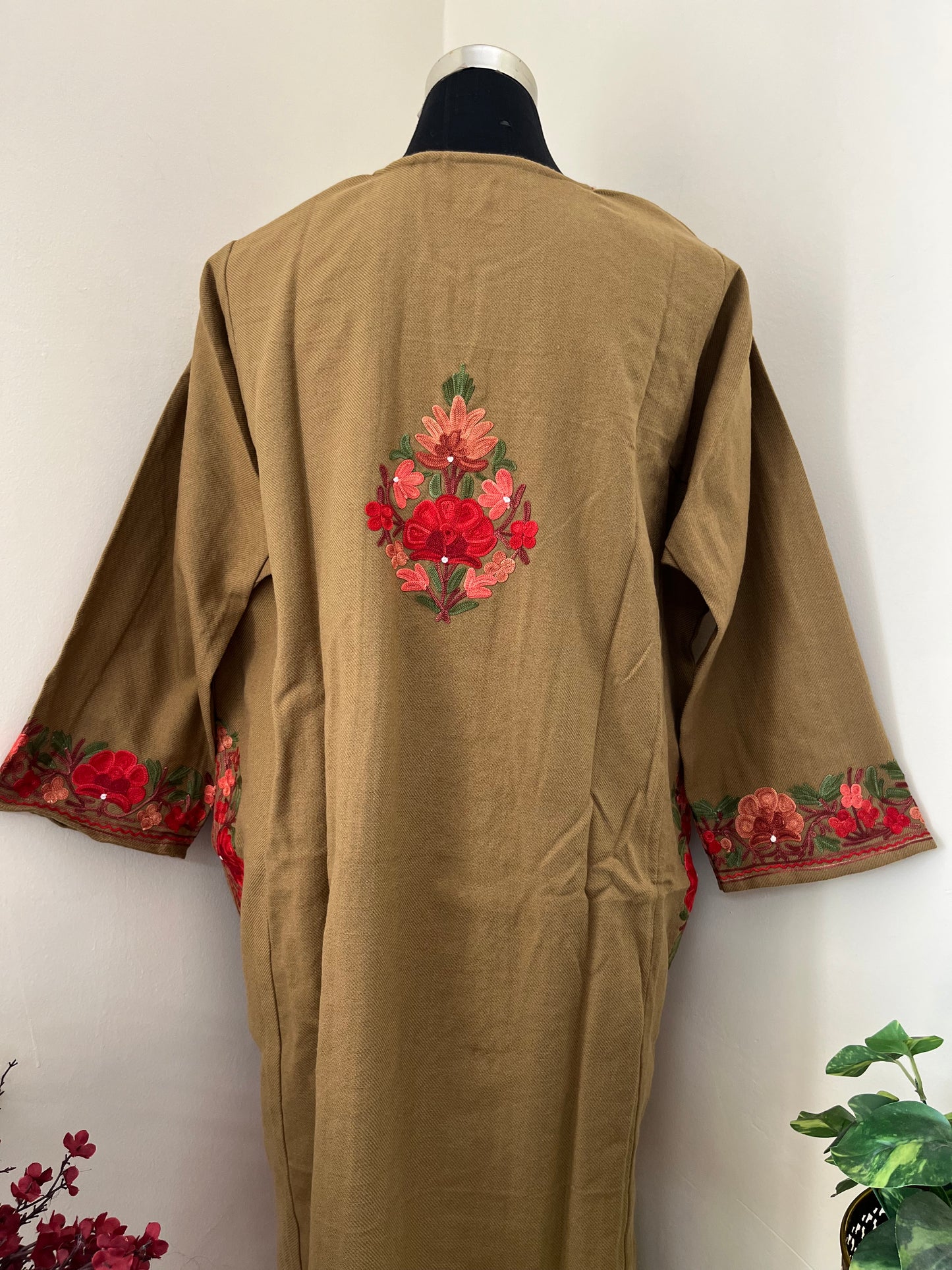 Beige Aari Embroidered Wool Pheran