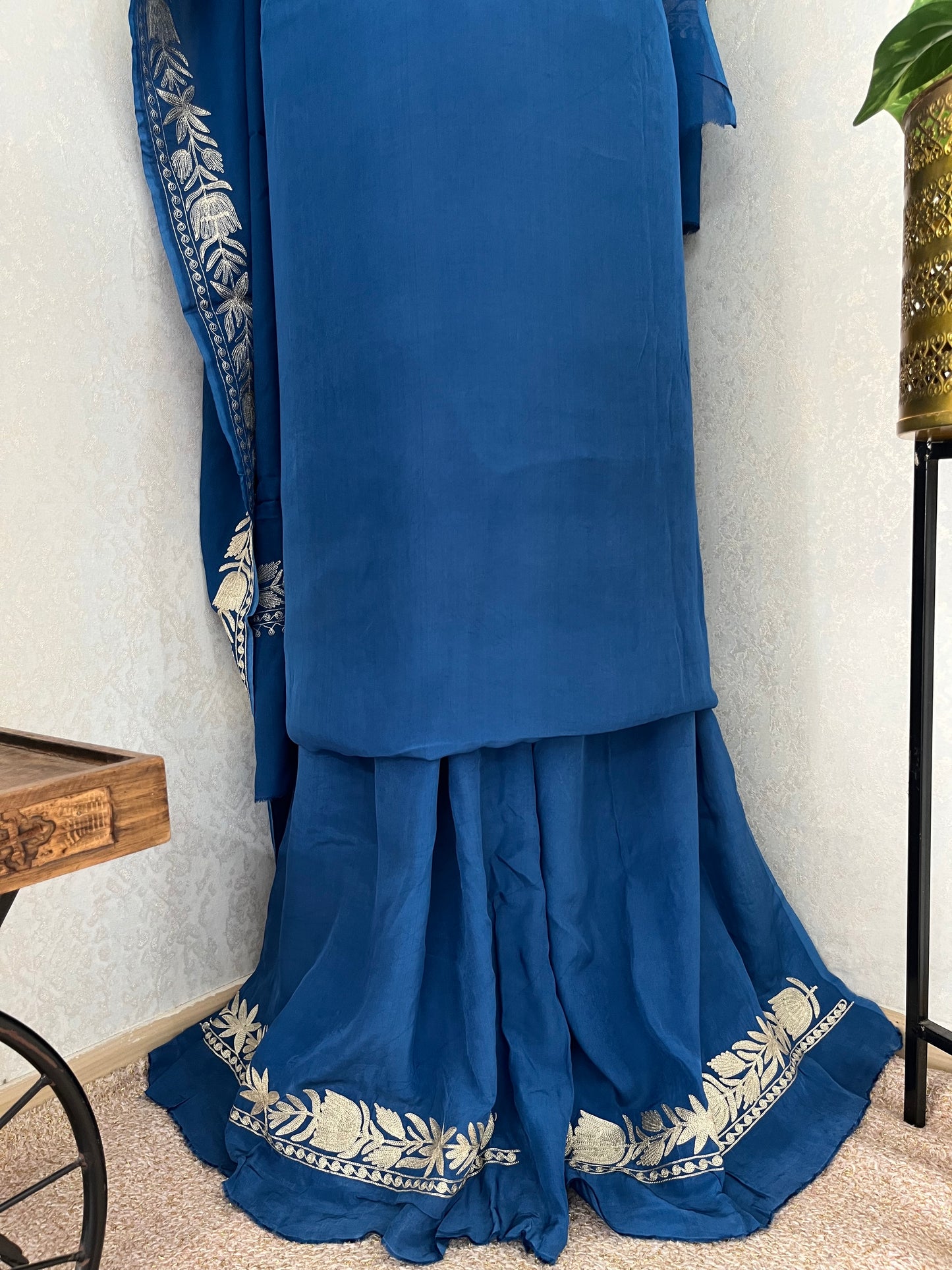Blue Kalaa’ Crape Kashmiri Suit (Aari Sleeves)