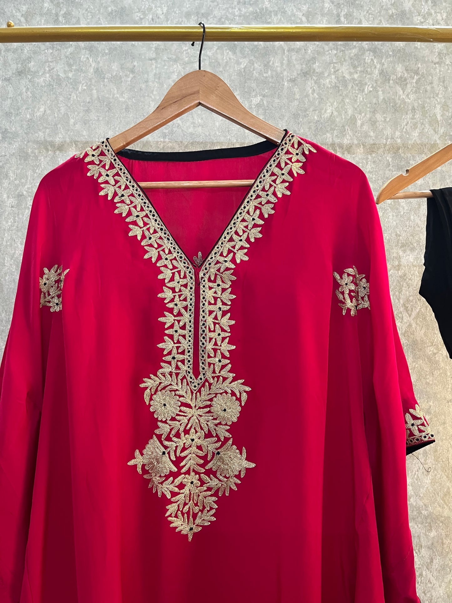 Hot Pink Crape Kashmiri Kaftan Set (44)