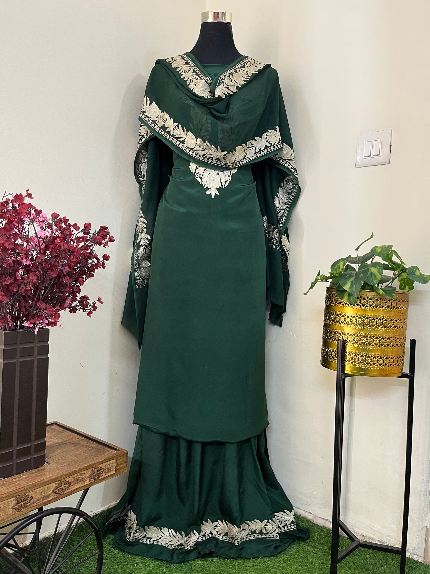 Kalaa’ Bottle Green Crape Kashmiri Suit