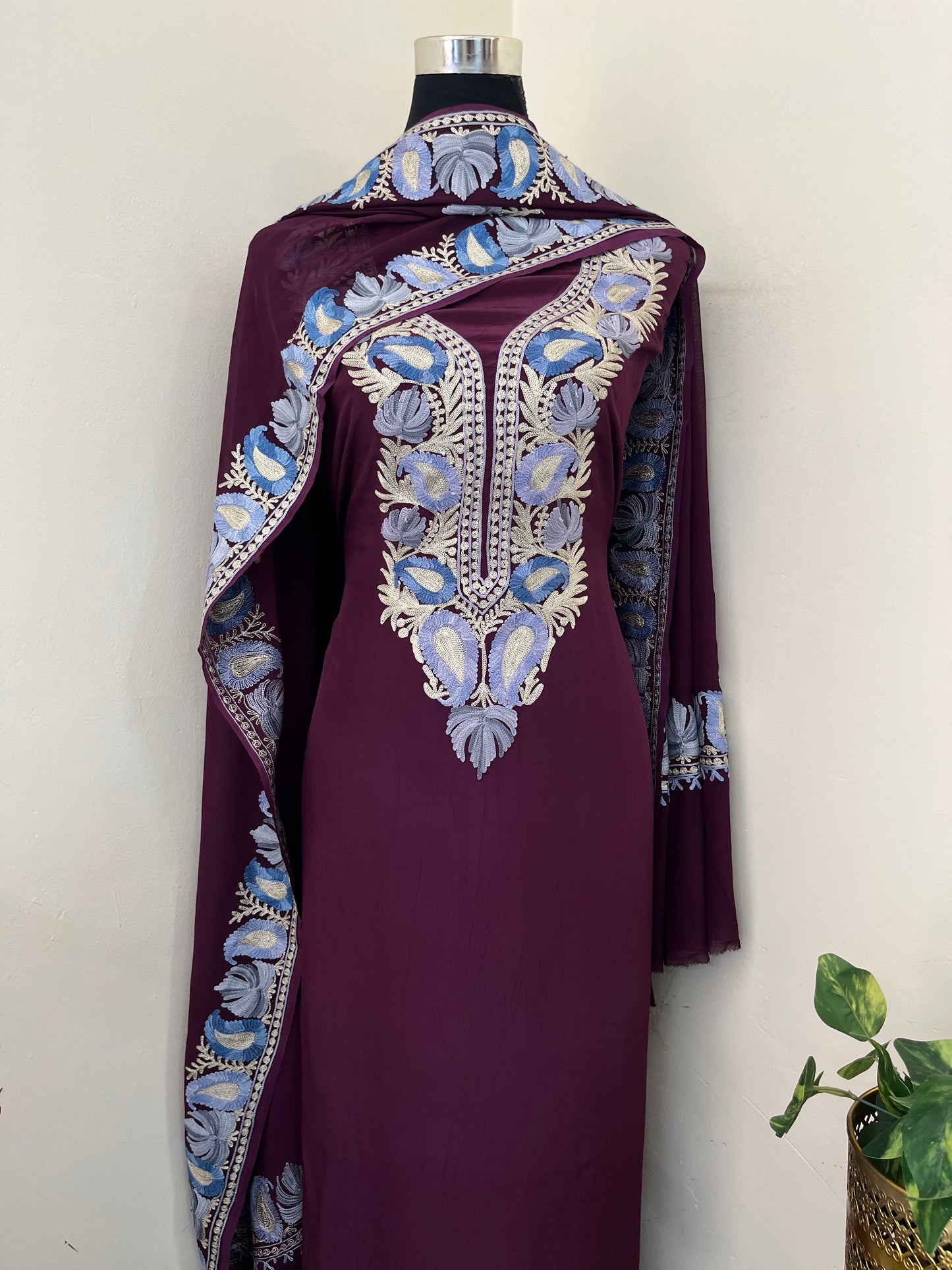 Kalaa’ Crape Kashmiri Suit
