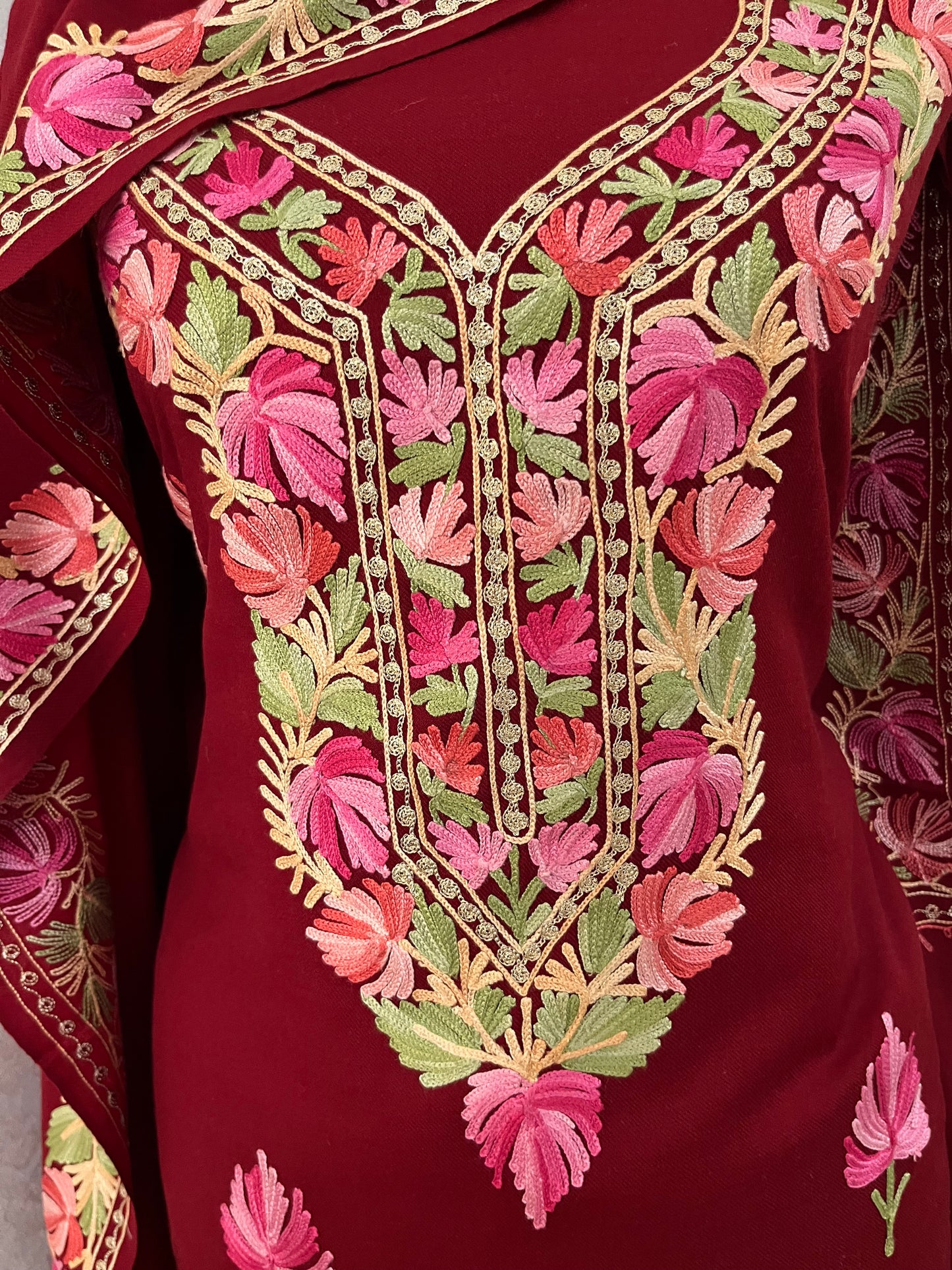 Maroon Pure Wool Aari Embroidered 3pc Suit Stole