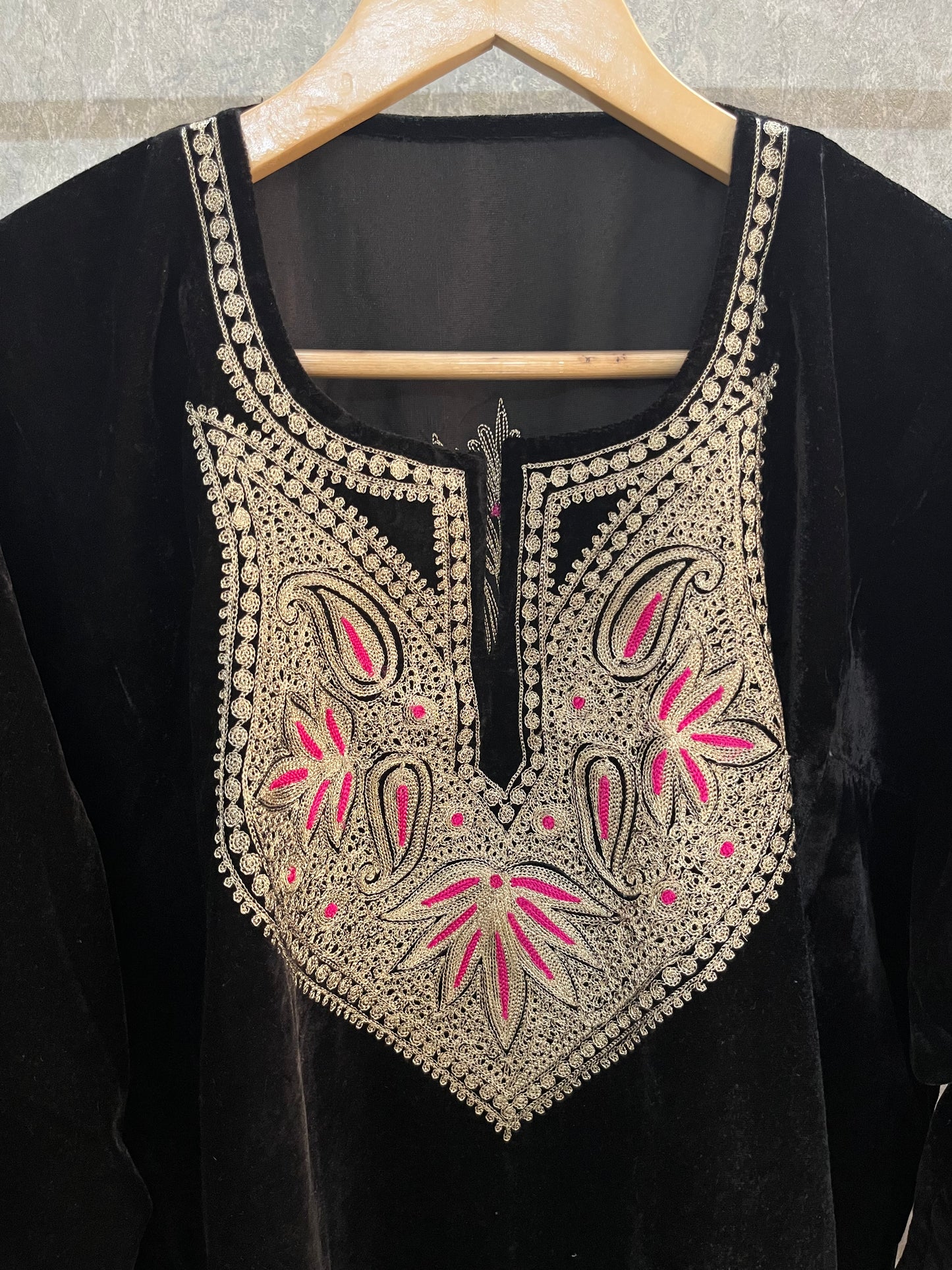 Black Velvet Tilla Pheran (Size 50)