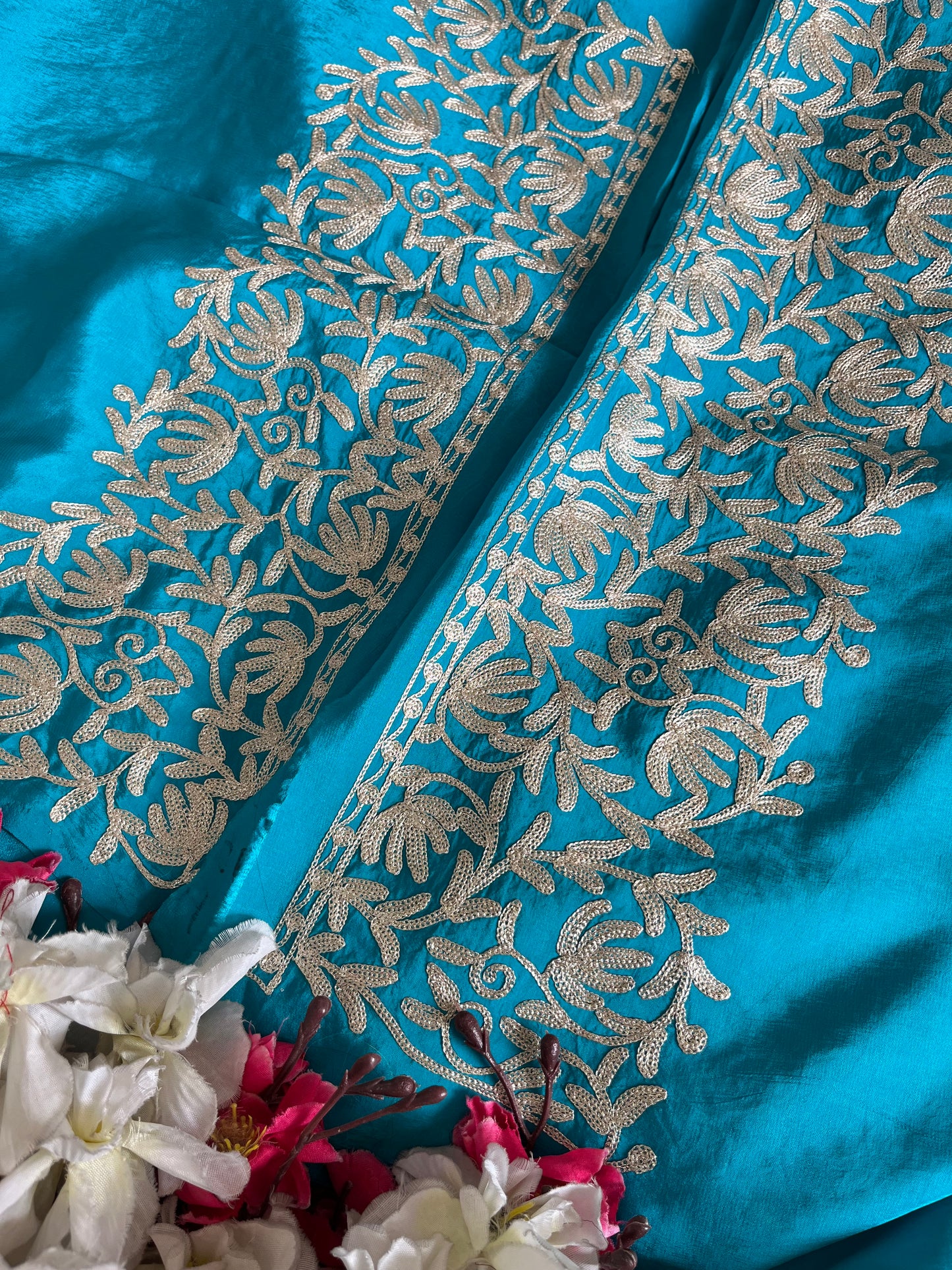 Kalaa’ Firozi Crape Kashmiri Suit