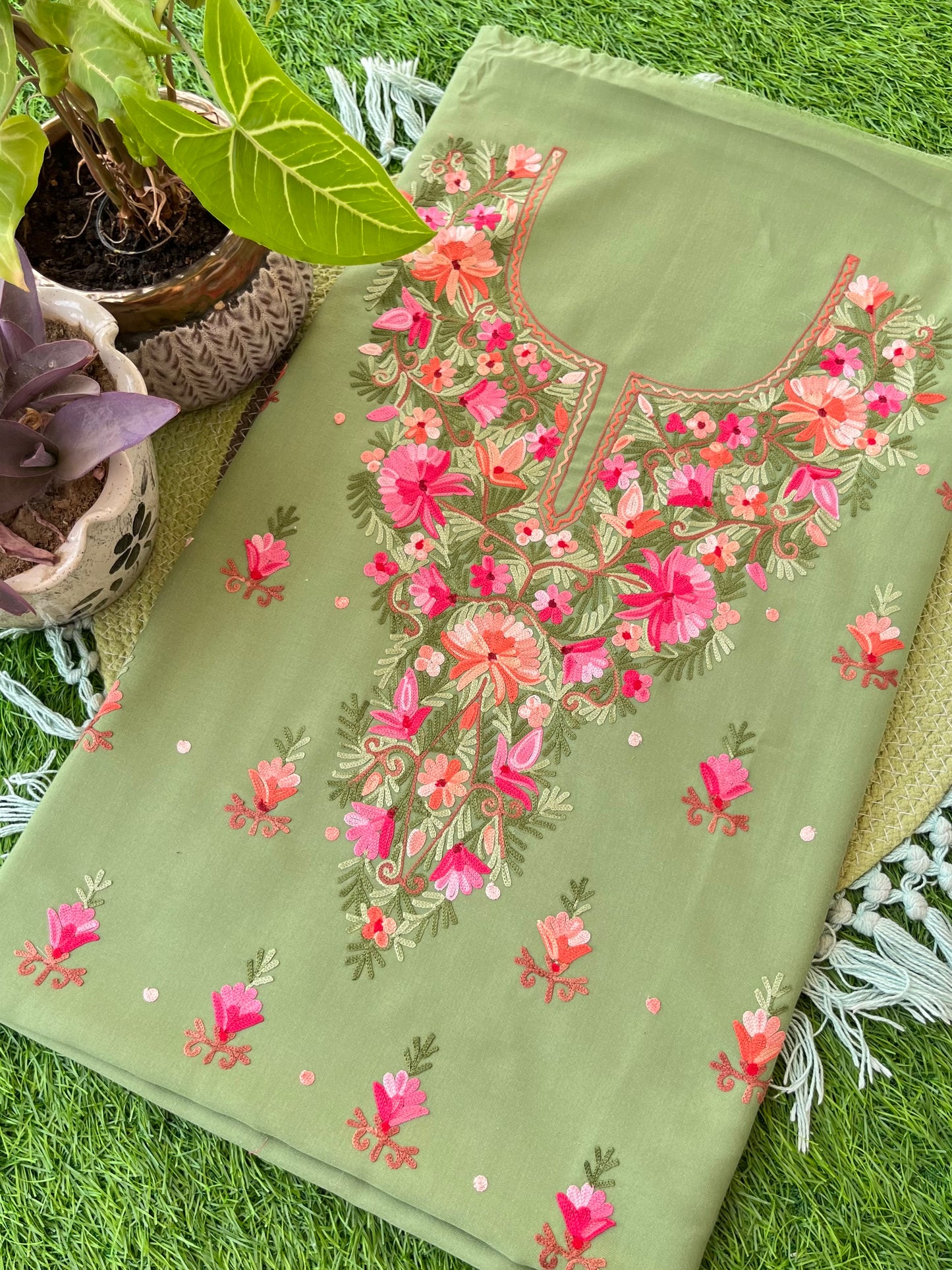 Pastel Green Cotton Two Piece Set (Aari Embroidered)