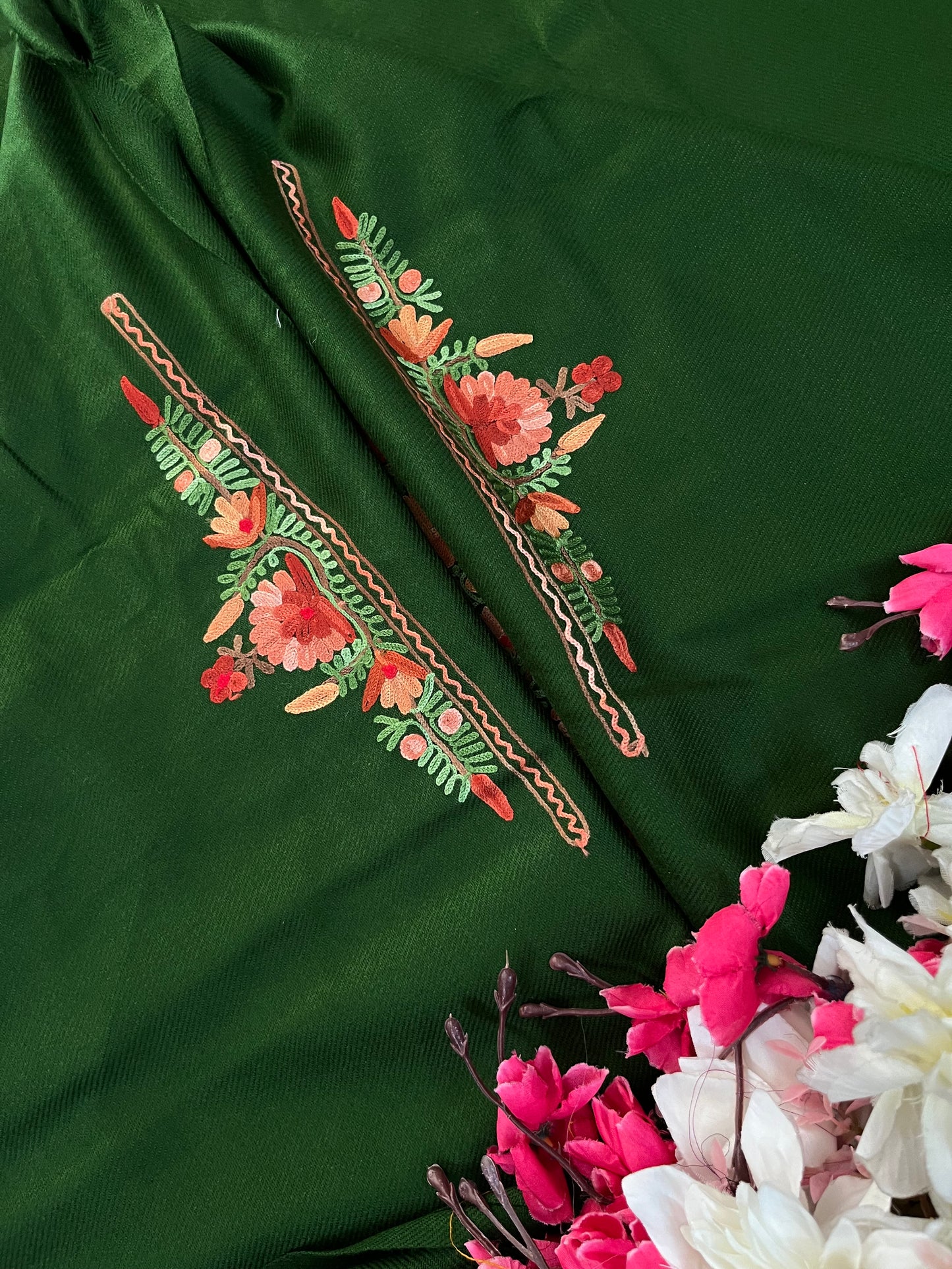 Green Woollen Aari Embroidered 2pc suit 5mtr
