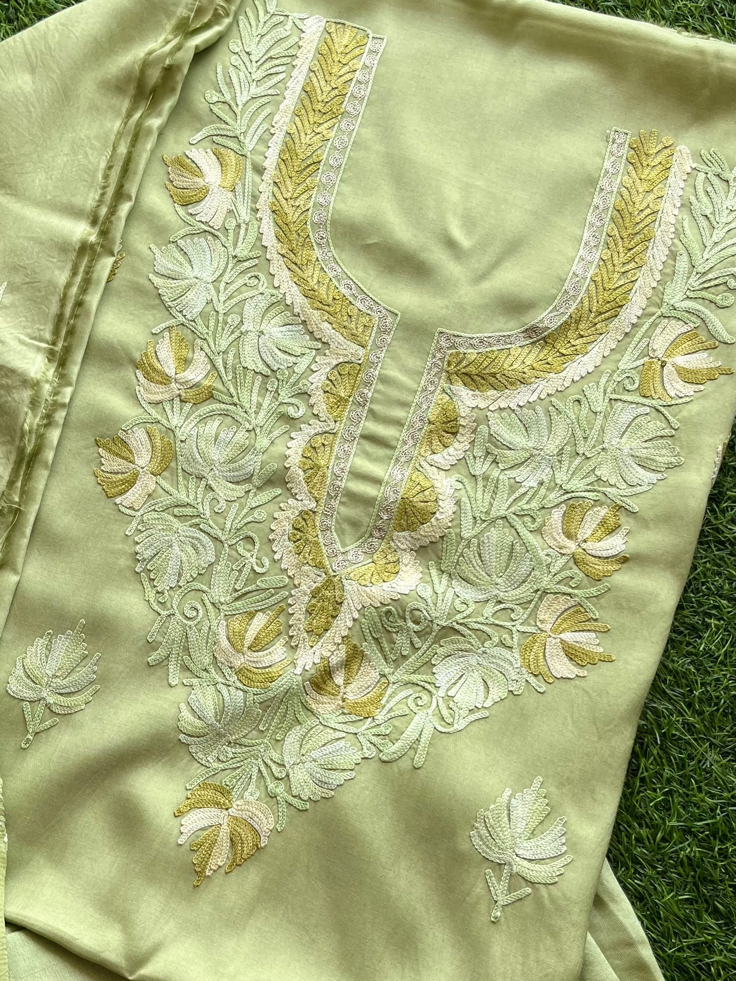 Pista Green Muslin Cotton Aari Embroidered 3pc set