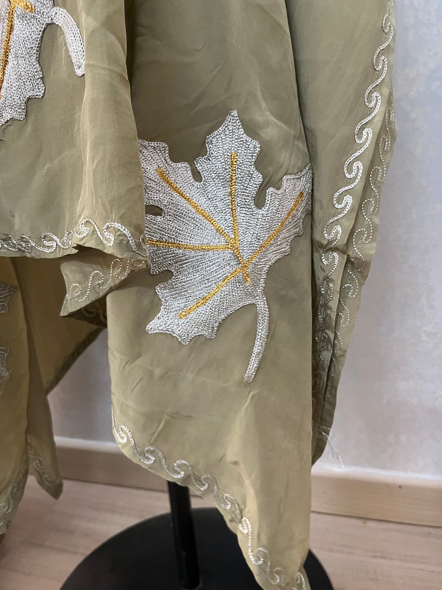 Crape Kashmiri Kaftan Set