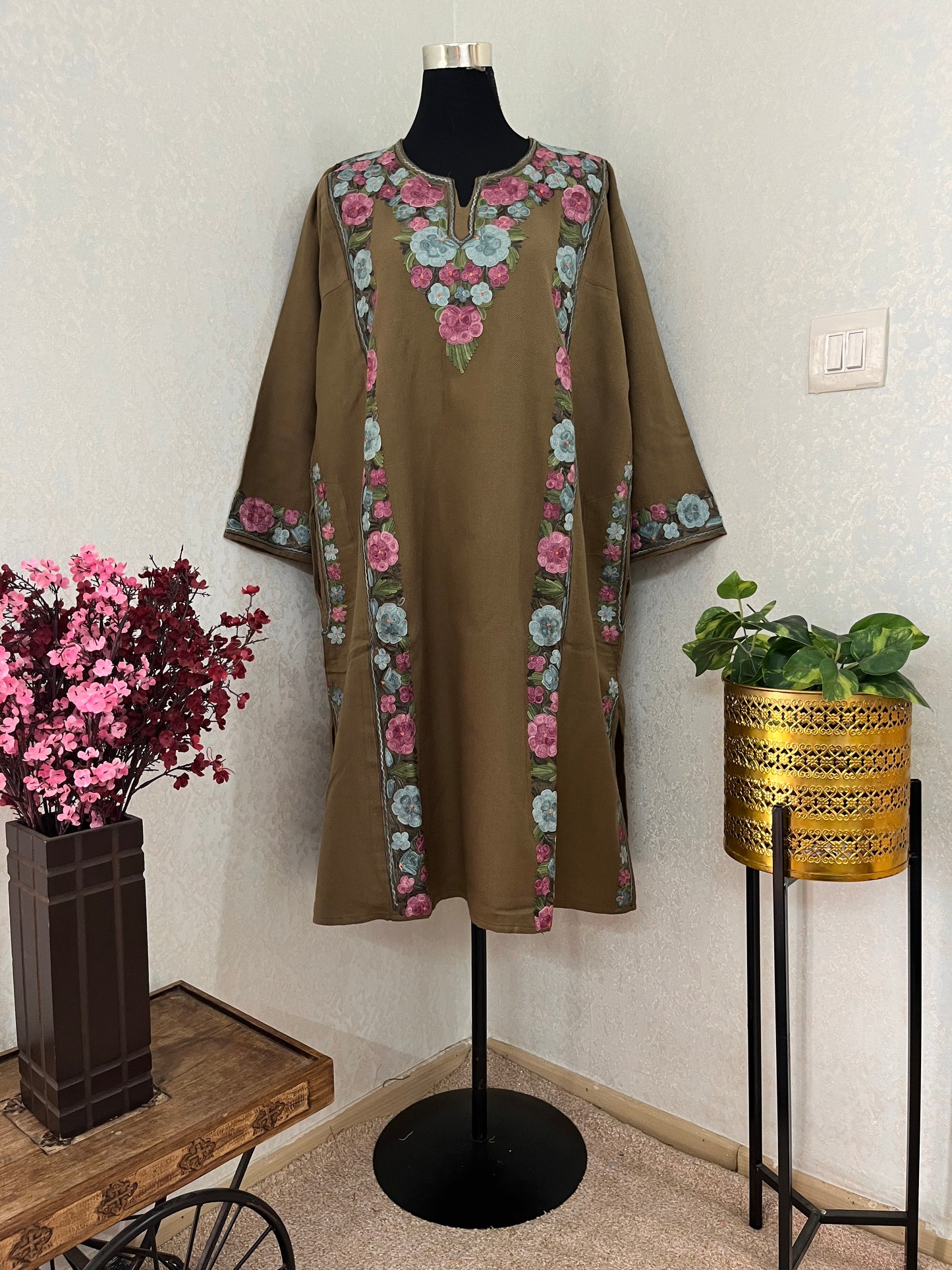 Beige Aari Embroidered Wool Pheran
