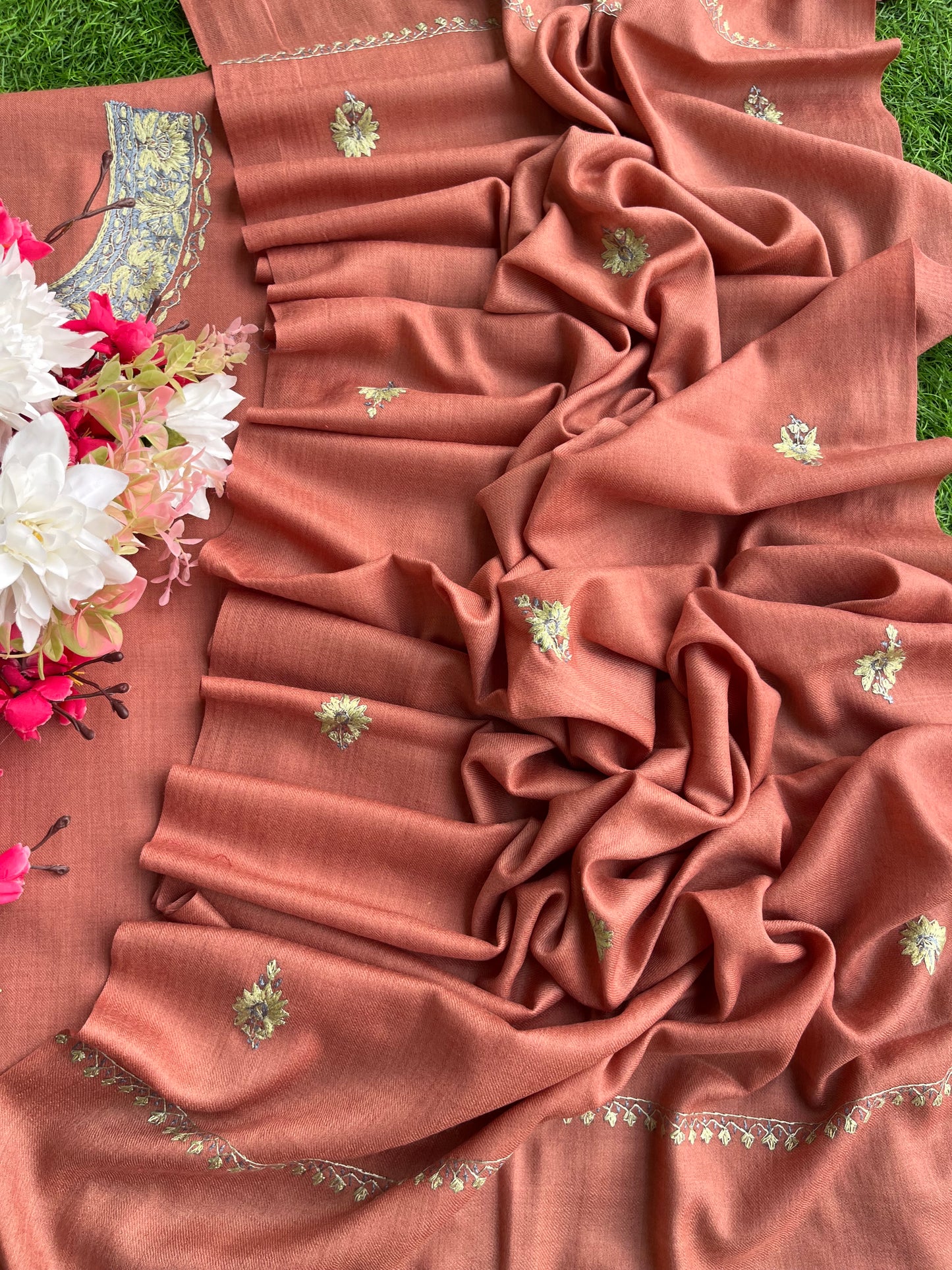 Peach Fine Wool Sozni Embroidered 3pc Suit Stole