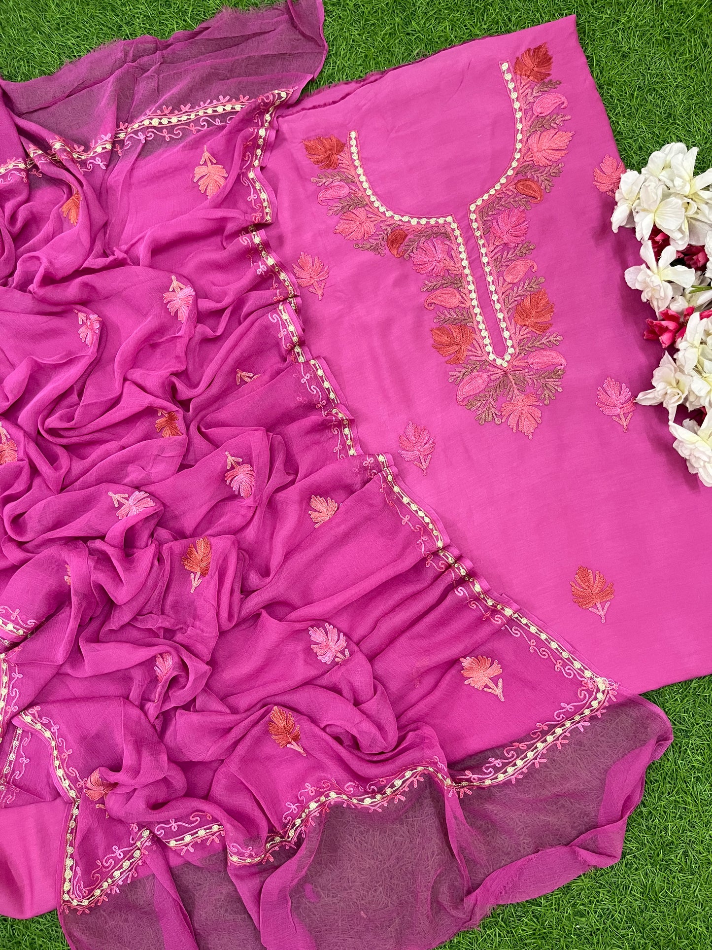 Dull Pink Muslin Cotton Jaal Sleeves Kashmiri 3pc Suit
