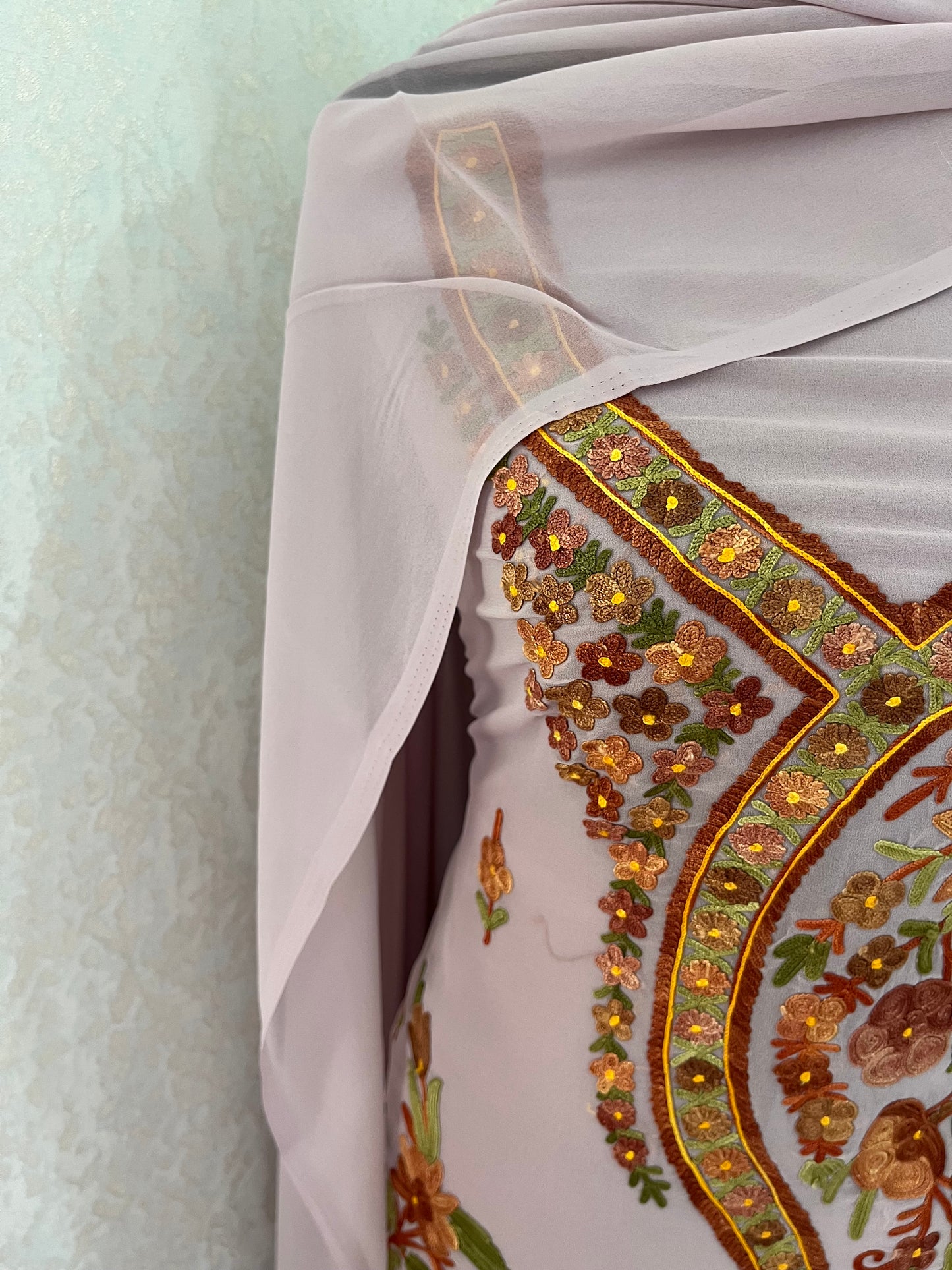 Soft Lilac Georgette 3 Pc Kashmiri Suit
