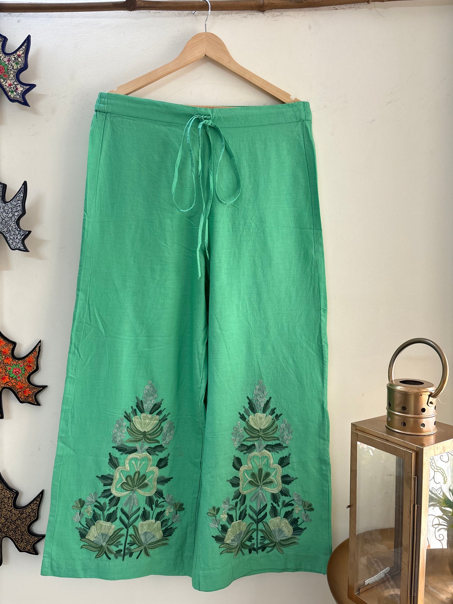 Women Green Solid Cropped Wide Leg Aari Embroidered Palazzos ‘XL’