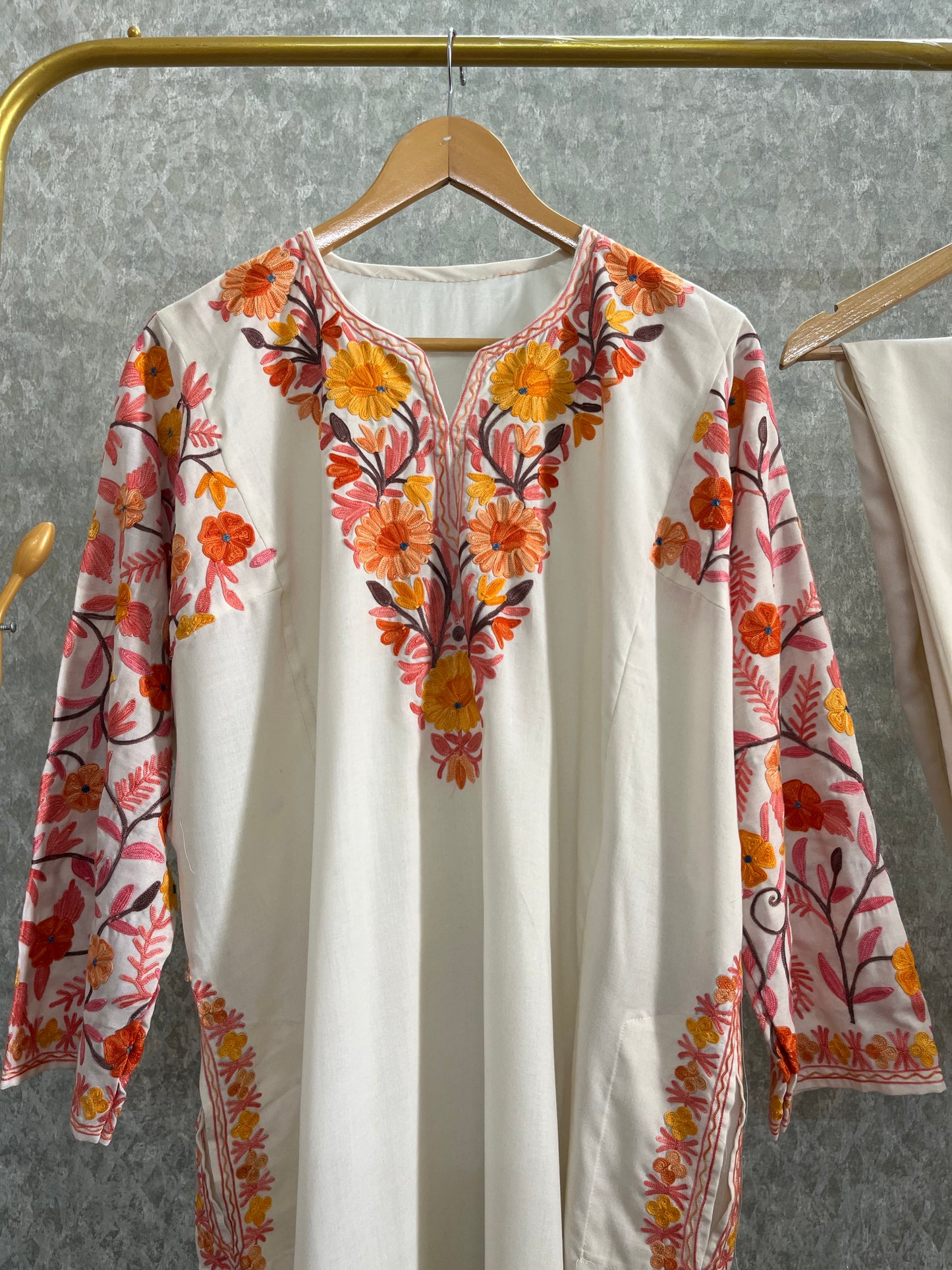 Off White Cotton Arm Jaal Pheran Set
