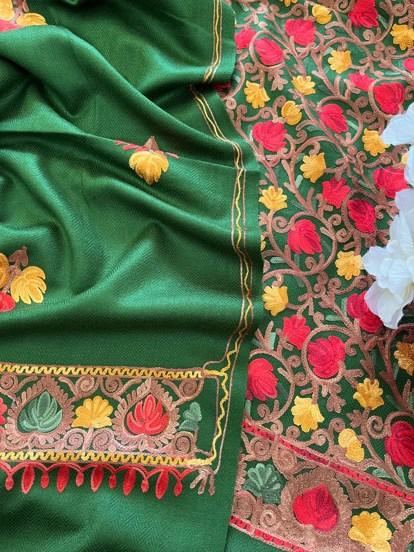 Henna Green Chinar Woollen Aari Embroidered 3pc Suit Stole