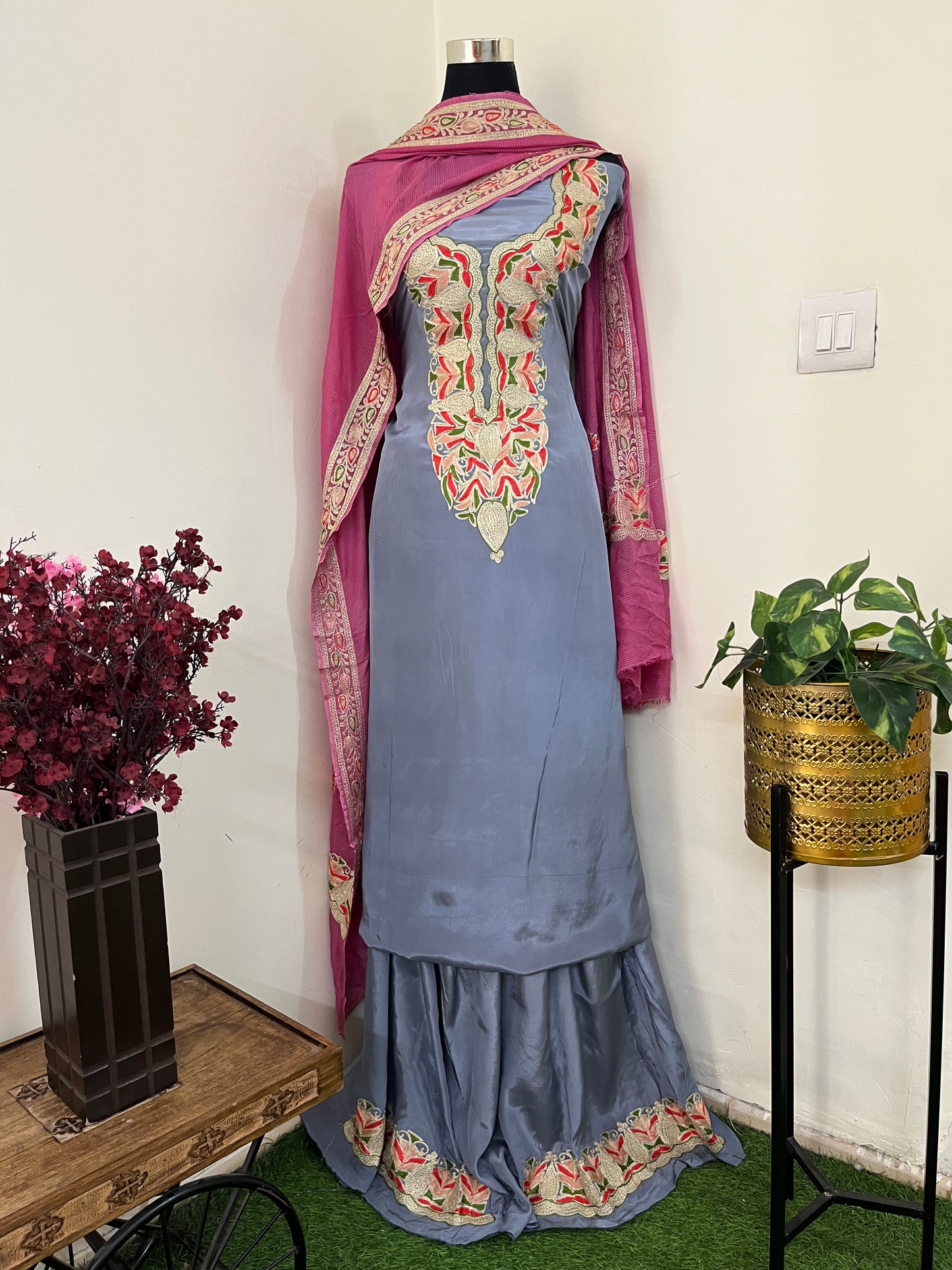 Kalaa’ English Grey Crape Kashmiri Suit