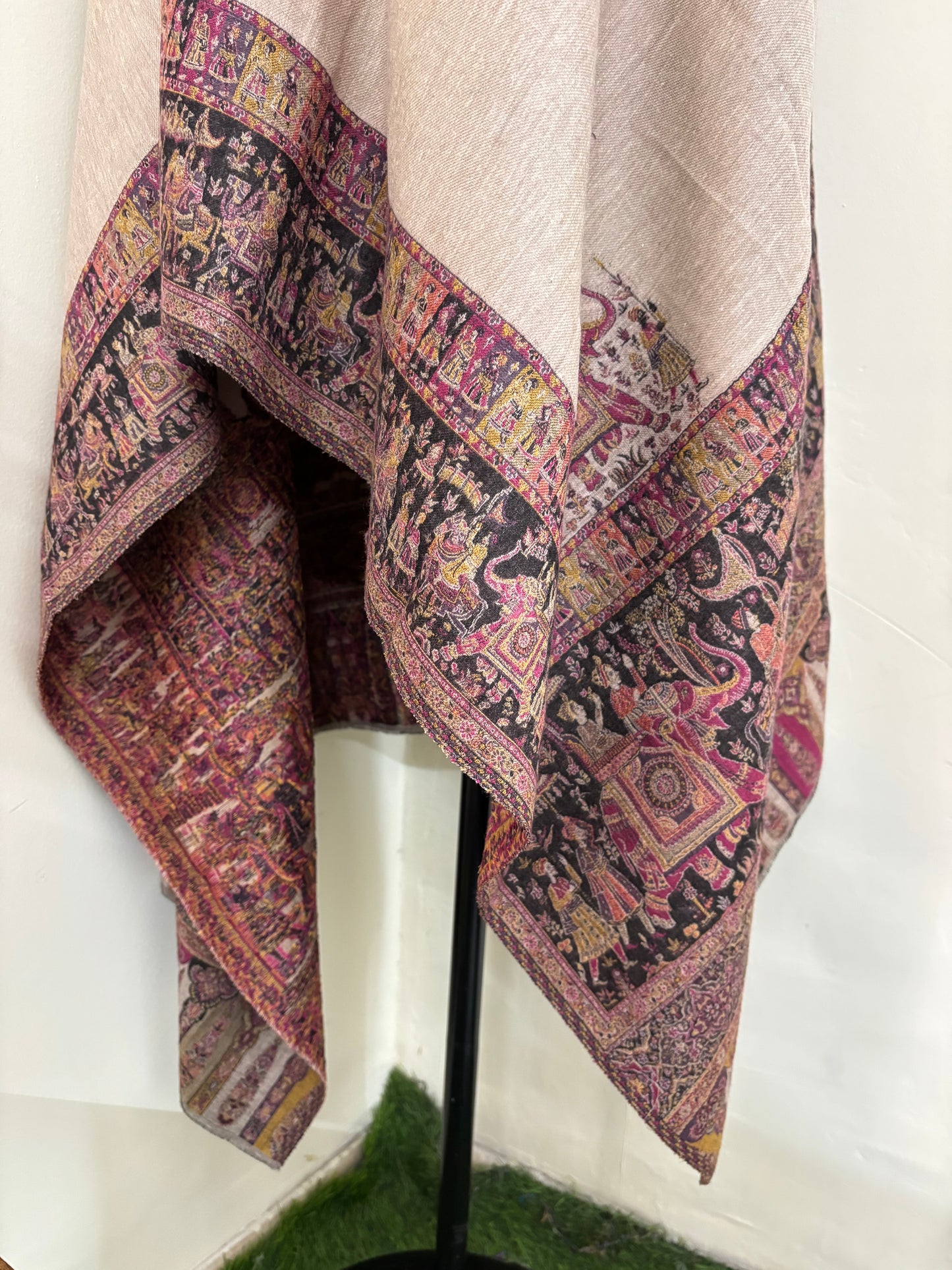 Kani Fine Semi Pashmina stole