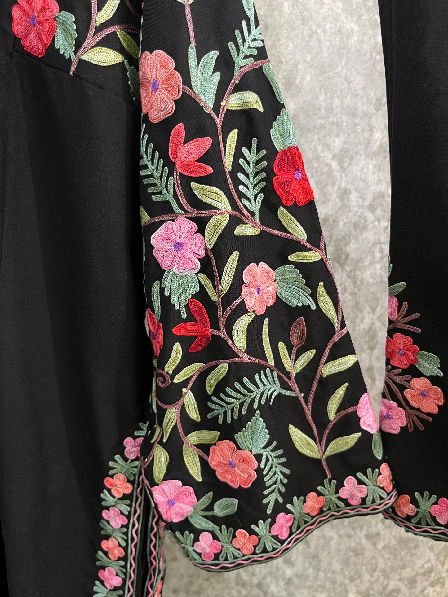 Black Cotton Arm Jaal Pheran Set