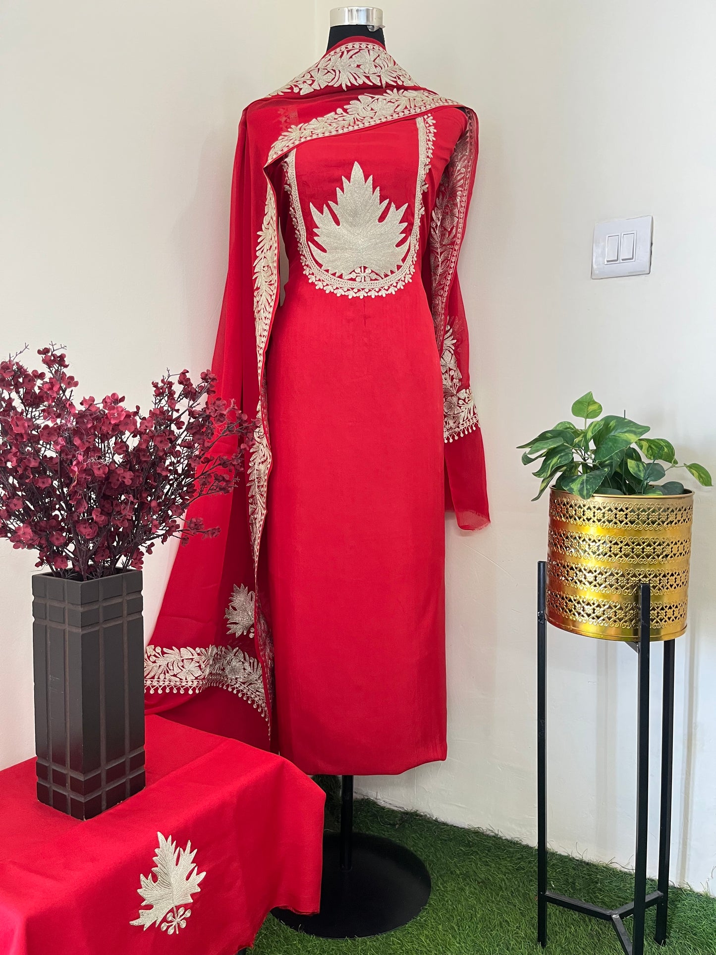 Sanam’ Tilla Kashmiri Silk Suit